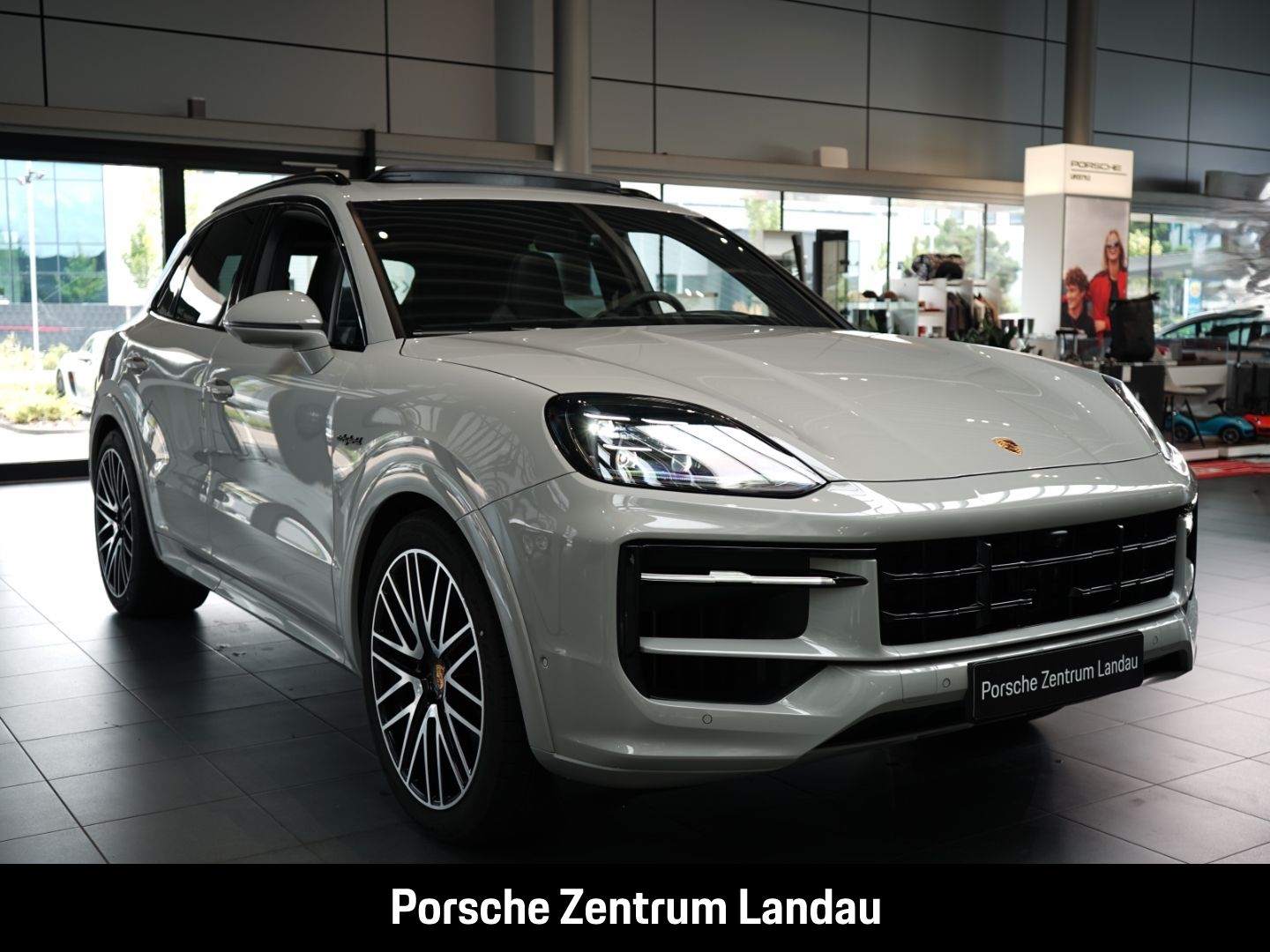 Porsche Cayenne E-Hybrid Burmester InnoDrive Head-Up