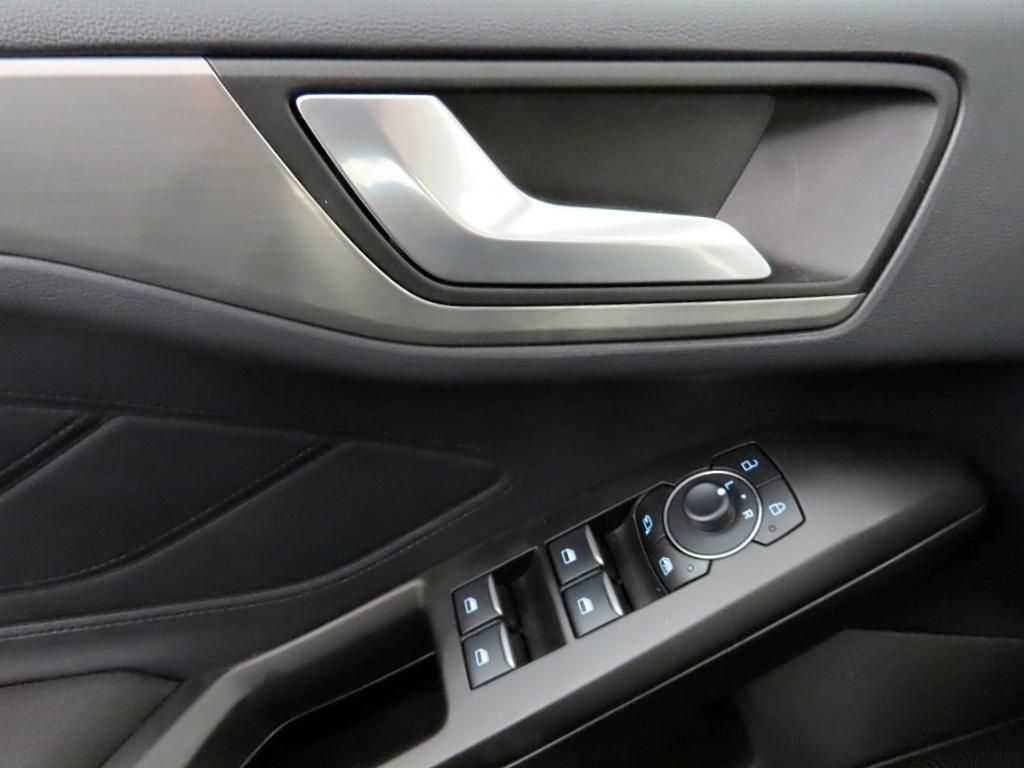 Ford Focus Turnier 1.0 M-Hybrid Aut. Titanium ACC+LED