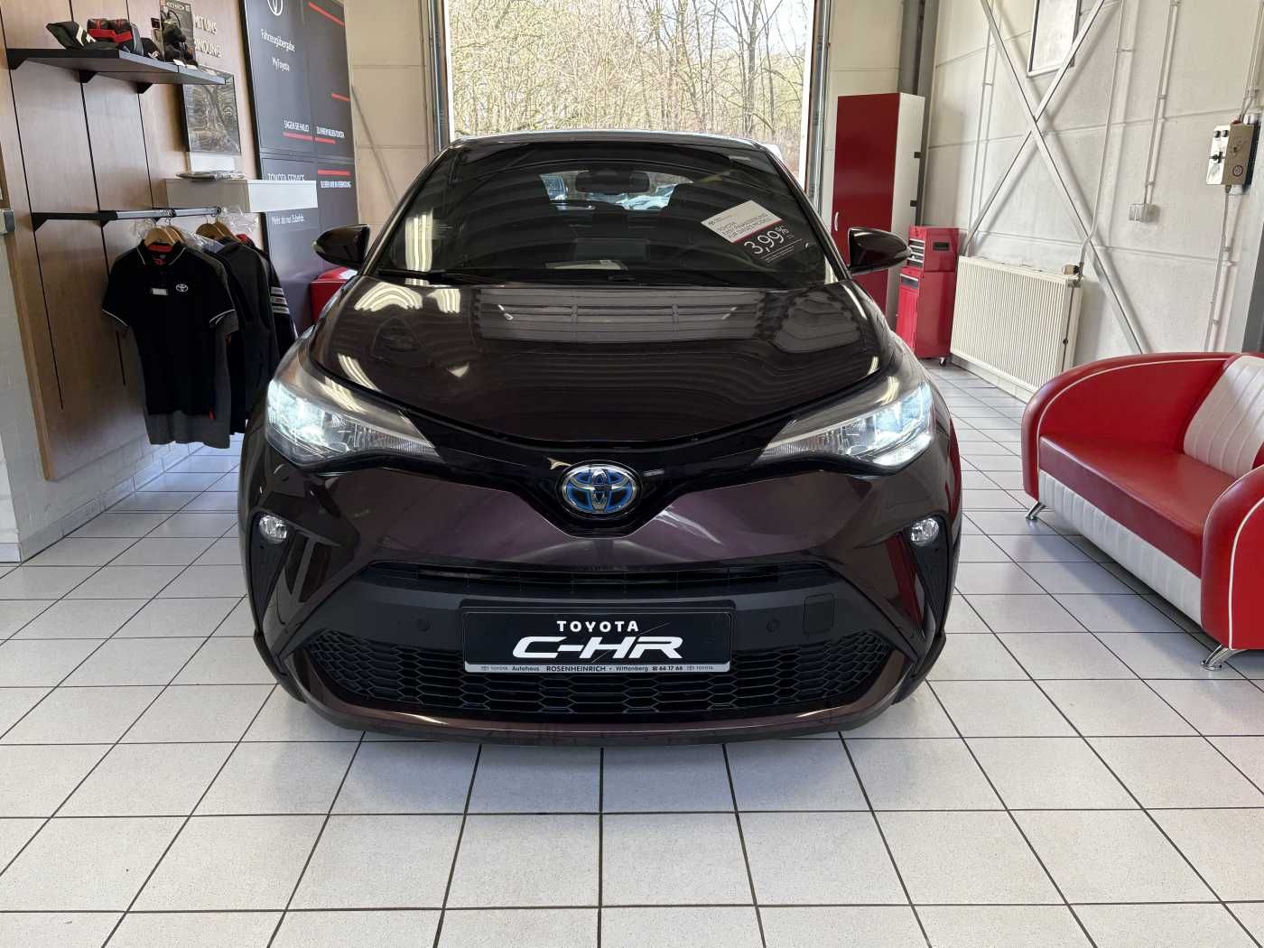 Toyota C-HR Hybrid - Samsaru's Car Outlet