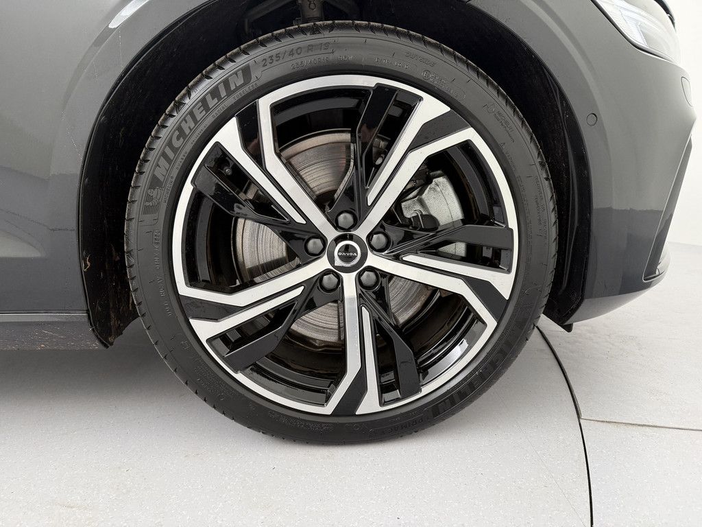 Volvo V60 T6 Plus Dark Recharge Plug-In Hybrid AWD LED