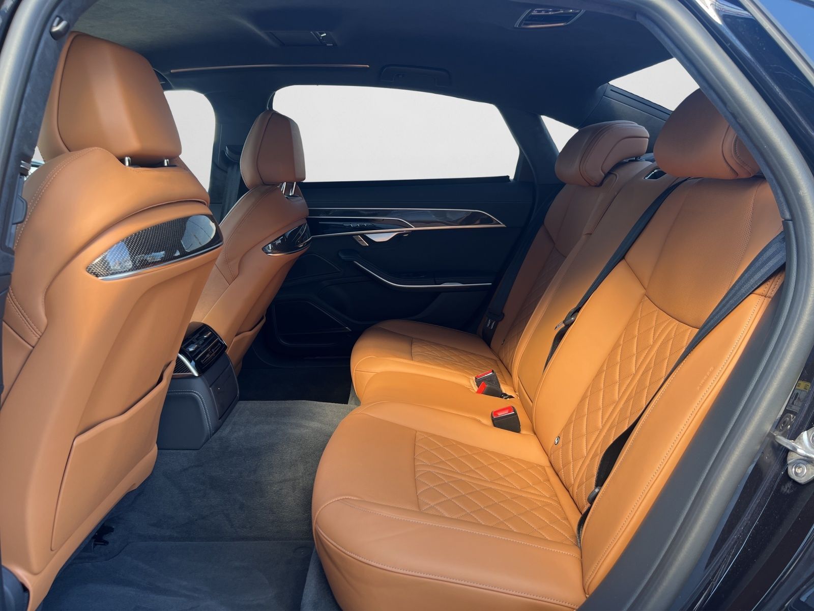 Audi A8 L 60 TFSIe quattro S LINE - Samsaru's Car Outlet