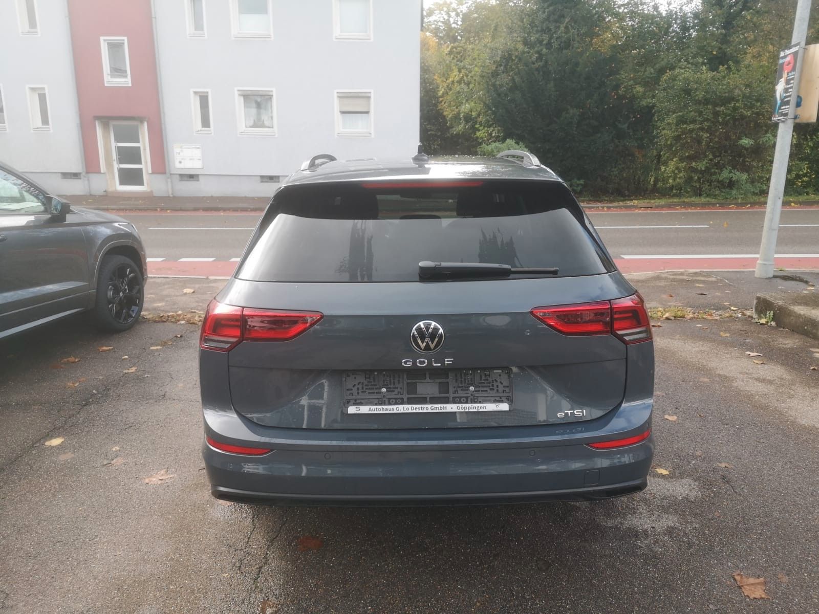Volkswagen Golf 1.5 eTSI DSG Life - Samsaru's Car Outlet