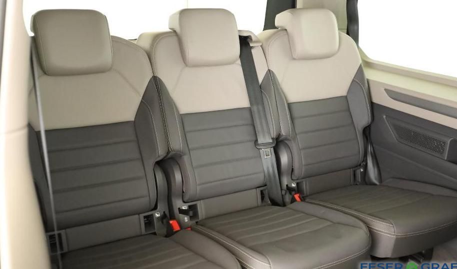 Volkswagen T7 Multivan eHybird 4x4 lang Style ACC 7 Sitz DC