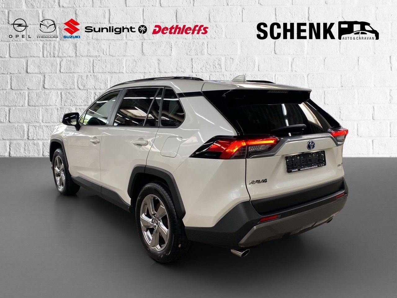 Toyota RAV 4 RAV4 Hybrid 4x4 - Samsaru's Car Outlet