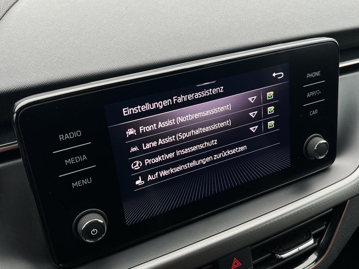 Skoda Kamiq 1.0 TSI STYLE - Samsaru's Car Outlet