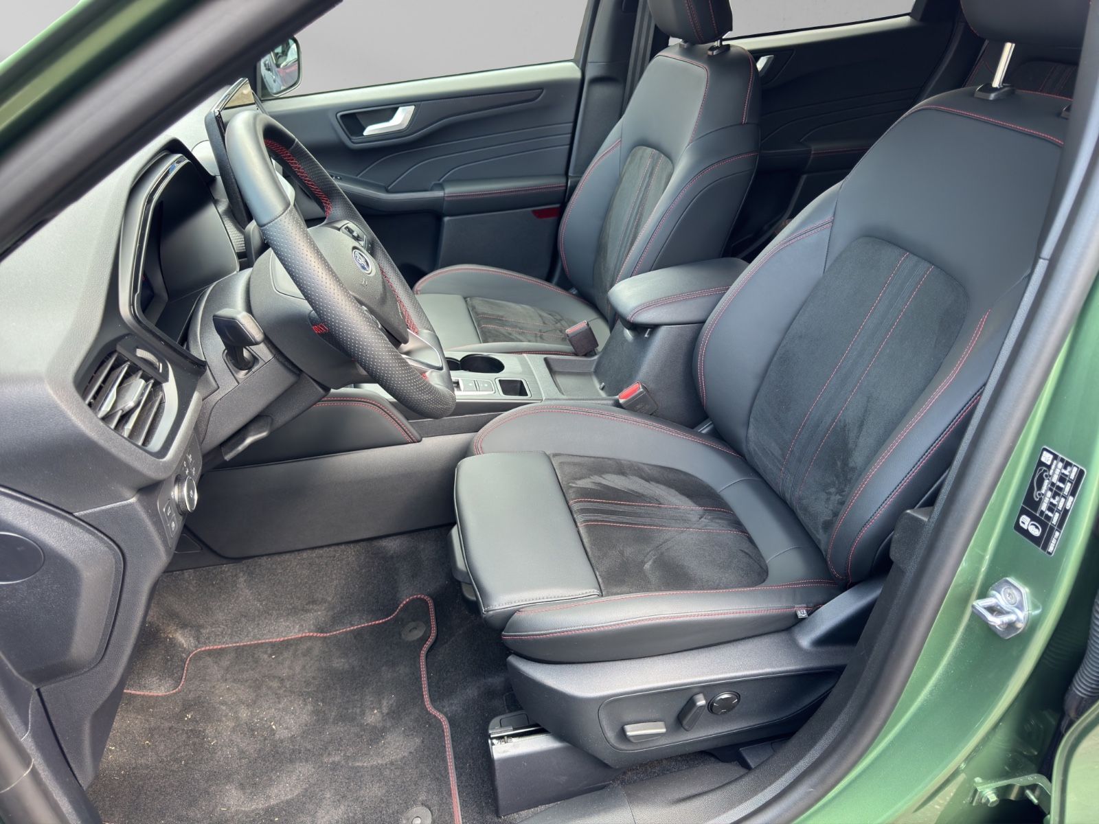 Ford Kuga PHEV ST-Line X - Samsaru's Car Outlet