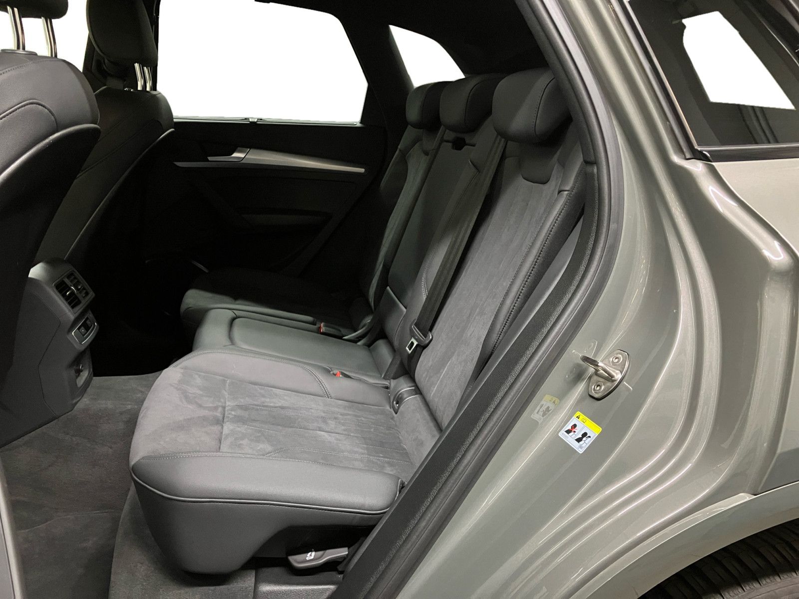 Audi Q5 40 TDI quattro S line - Samsaru's Car Outlet