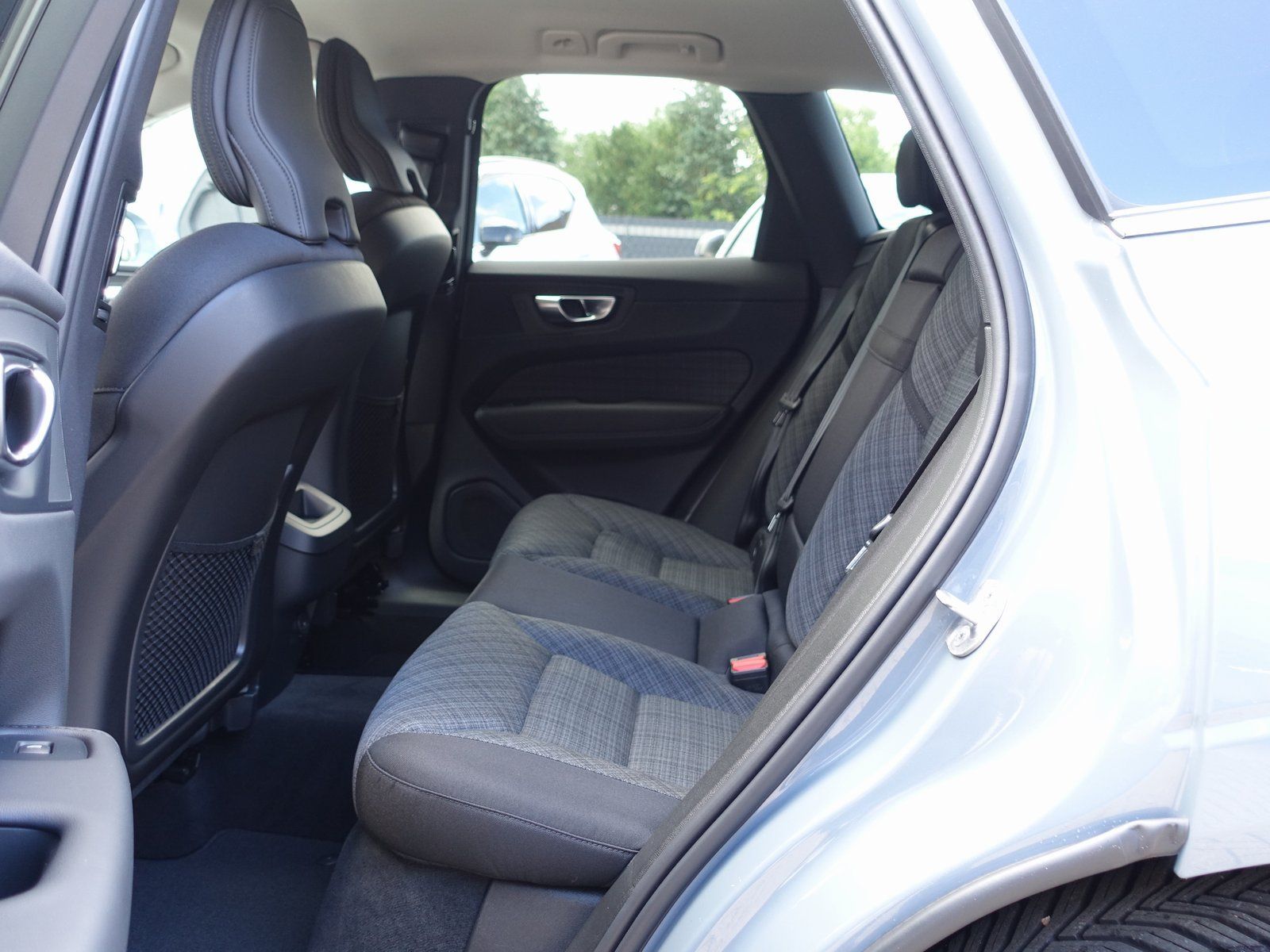 Volvo XC60 Core B4 Mild-Hybrid - Samsaru's Car Outlet