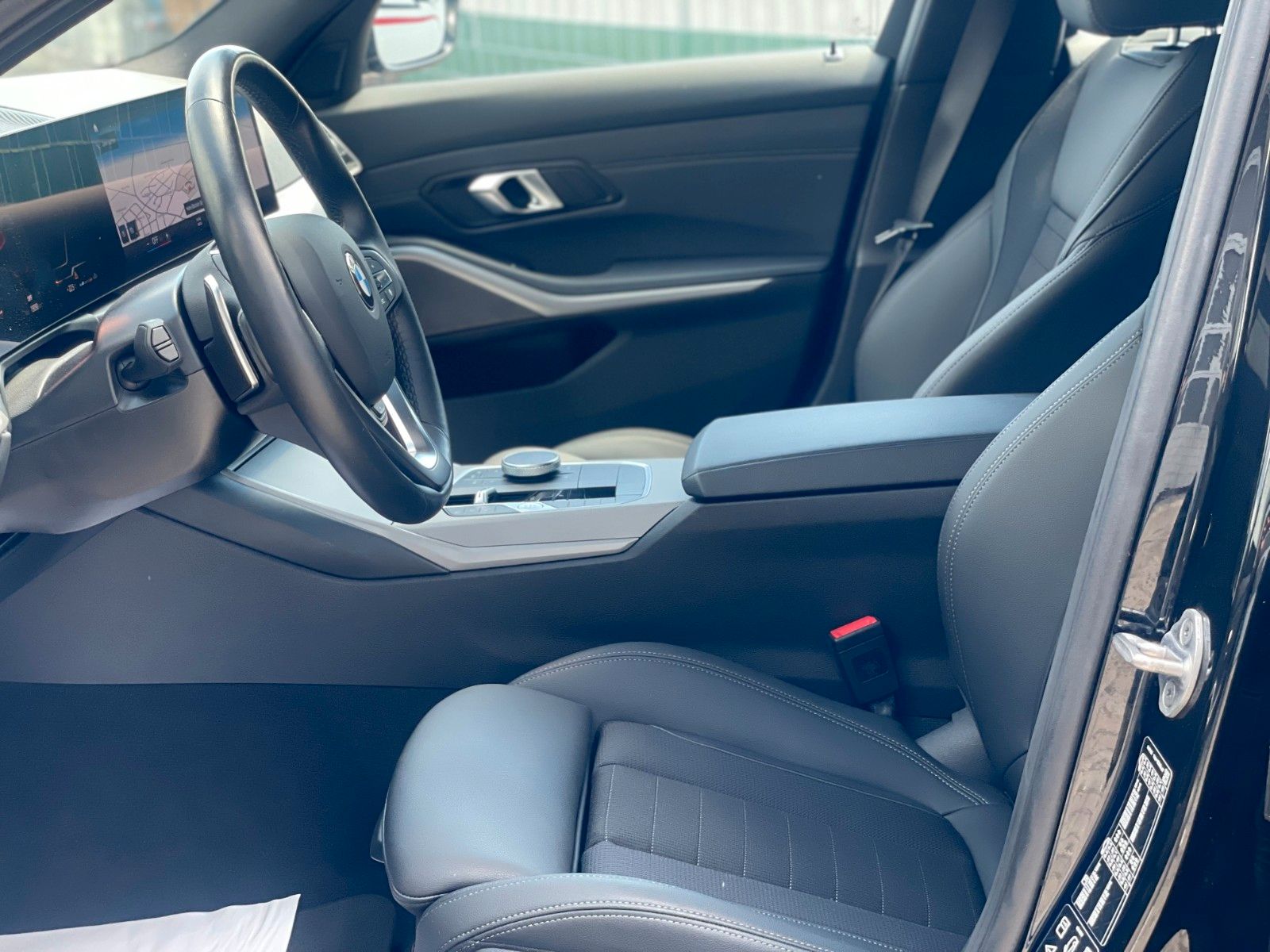 BMW 320d xDrive Touring - Samsaru's Car Outlet
