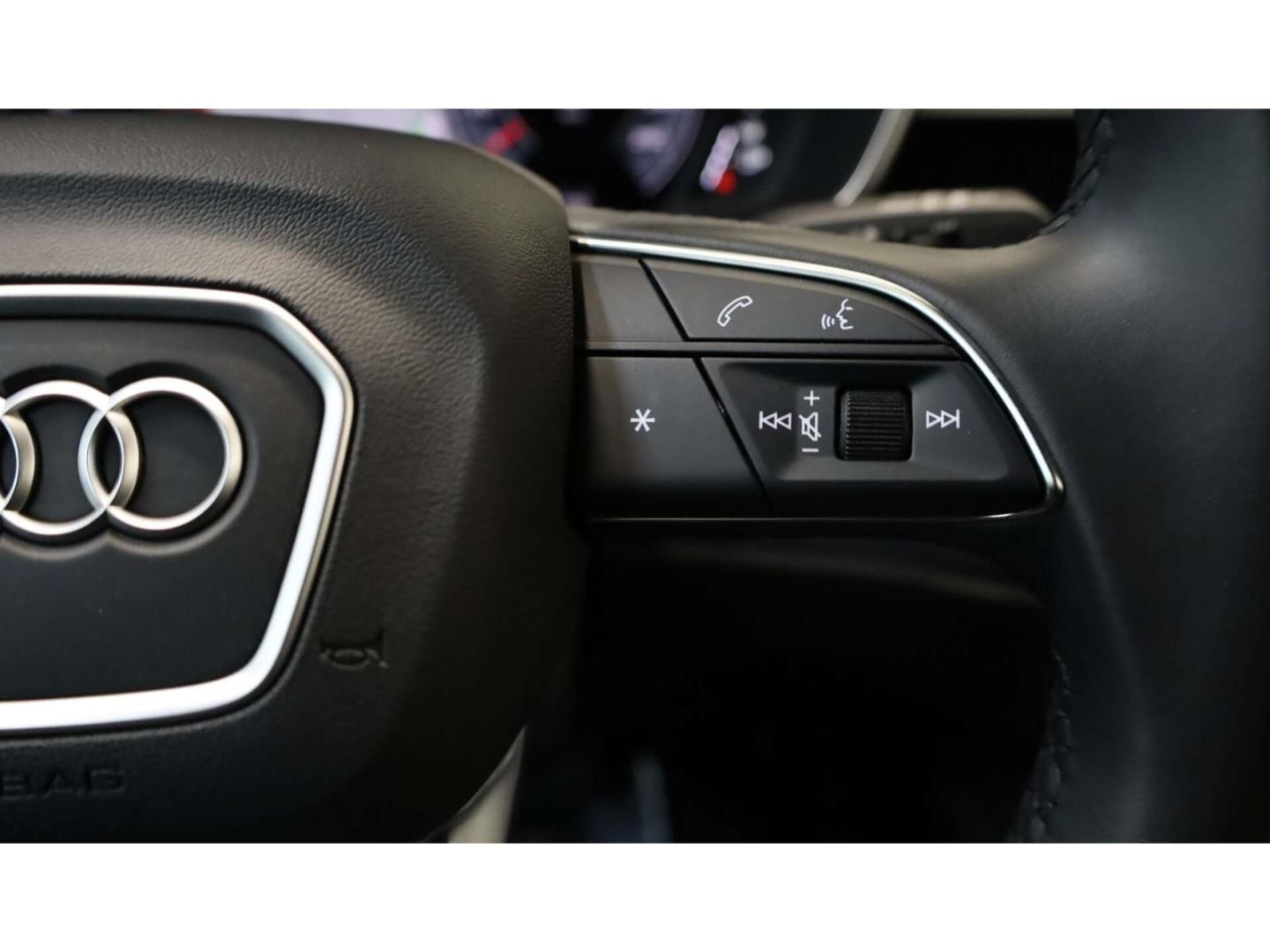 Audi Q3 40 TFSI quattro advanced - Samsaru's Car Outlet