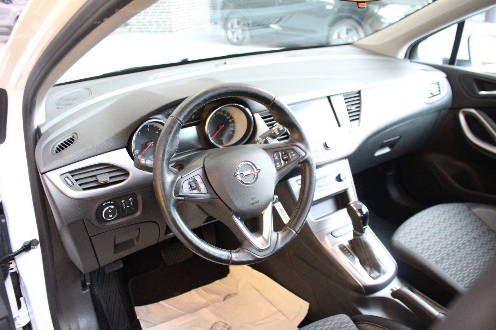 Opel Astra K Sports Tourer Business - Samsaru's Car Outlet