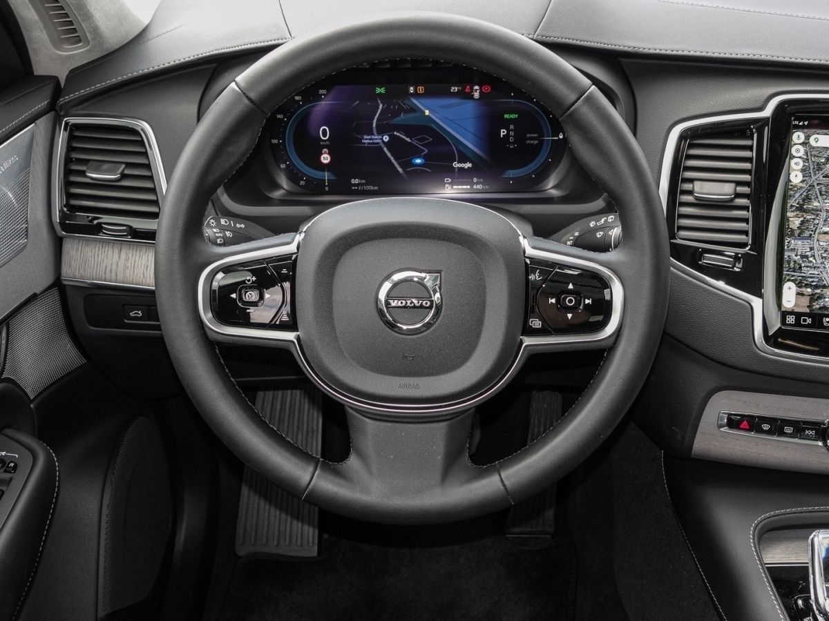 Volvo XC90 T8 Twin Engine Ultra Bright Recharge - Samsaru's Car Outlet