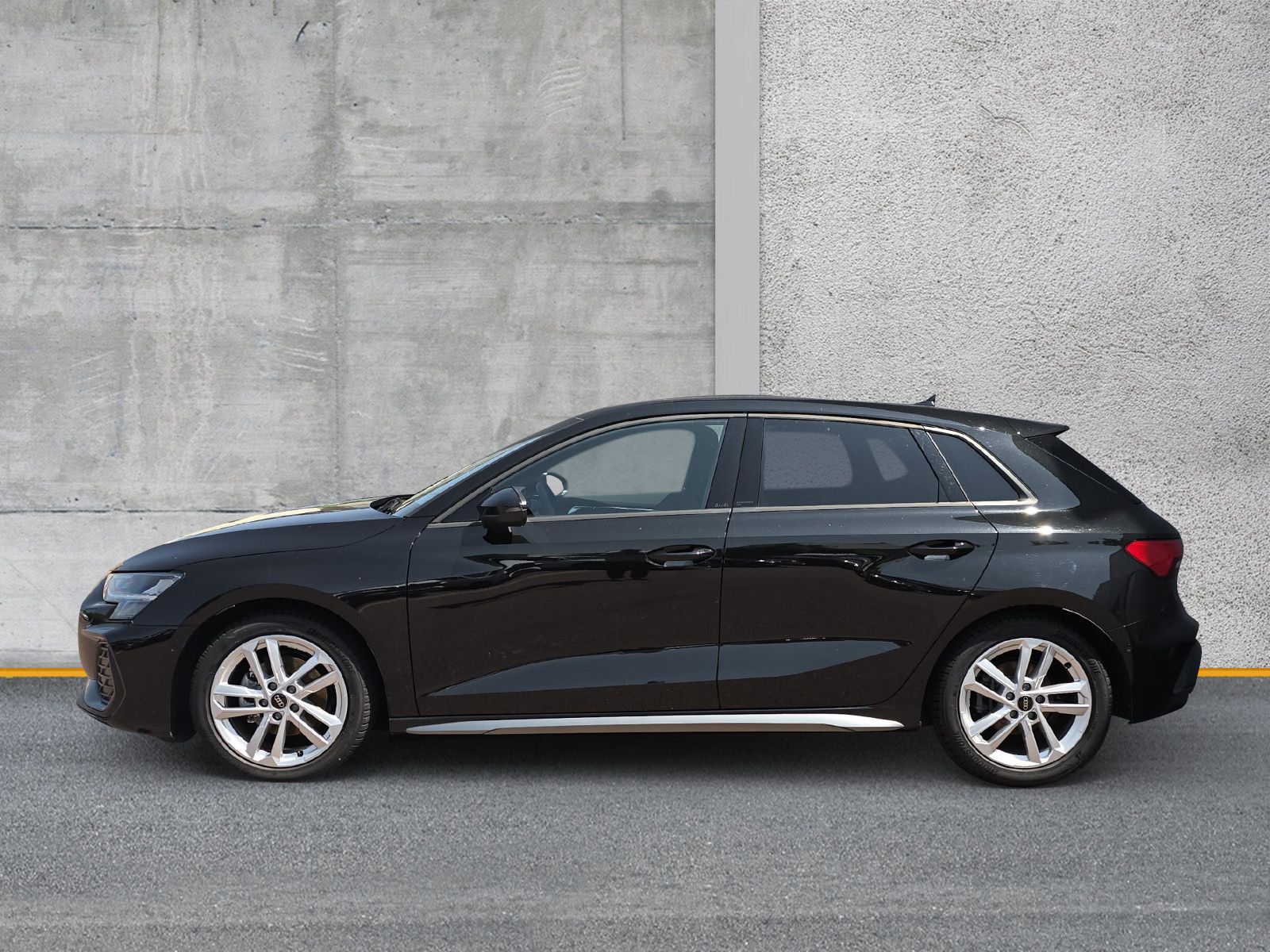 Audi A3 Sportback 35 TFSI S line - Samsaru's Car Outlet
