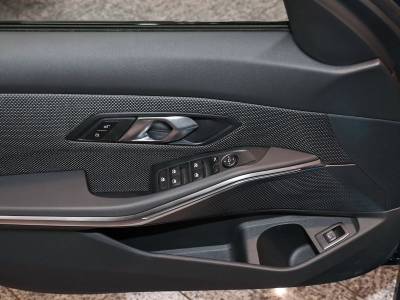BMW 318i Tour. LED 360° DrivAssProf. HUD Head-Up