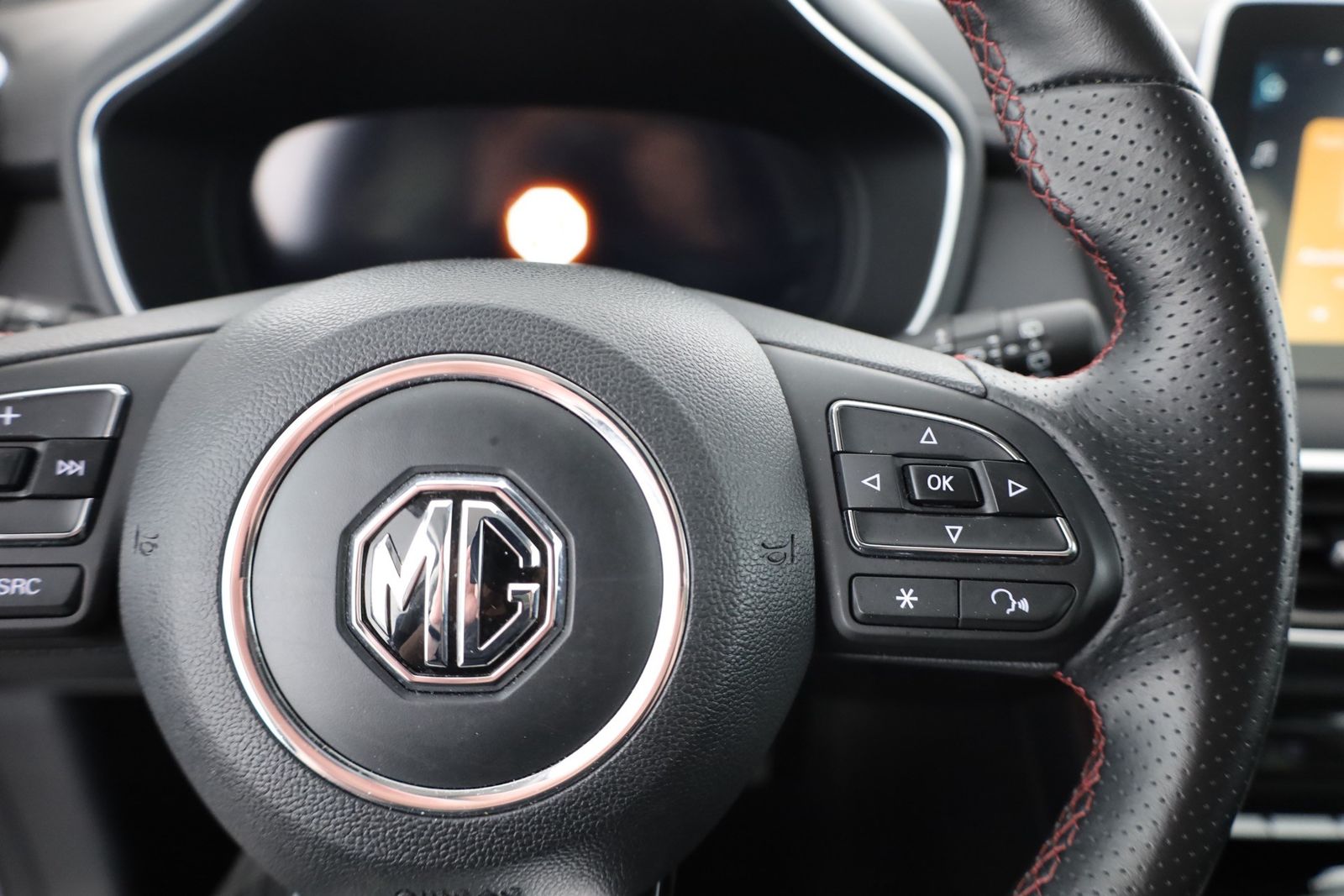 MG HS 1.5 T-GDI Luxury Aut. LED Navi Pano 360°