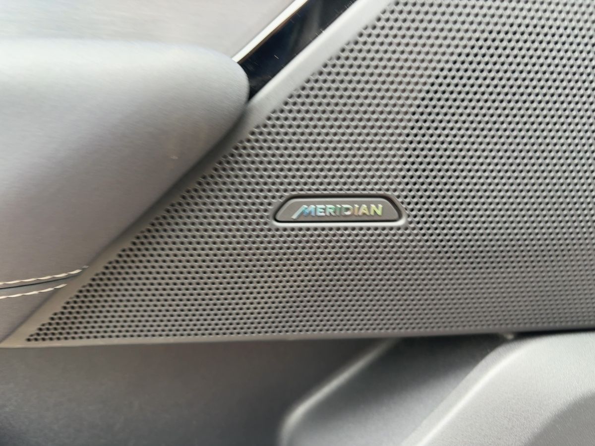 Range Rover Velar P400e R-Dyn. - Samsaru's Car Outlet