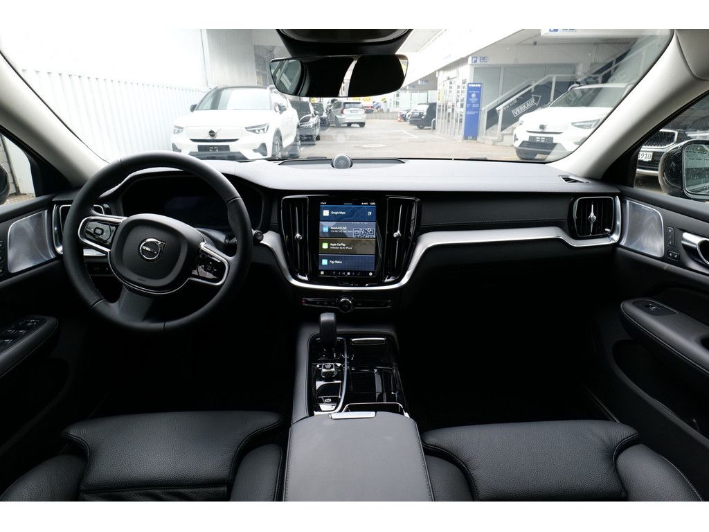 Volvo V60 T6 Ultra Dark Recharge Plug-In Hybrid AWD