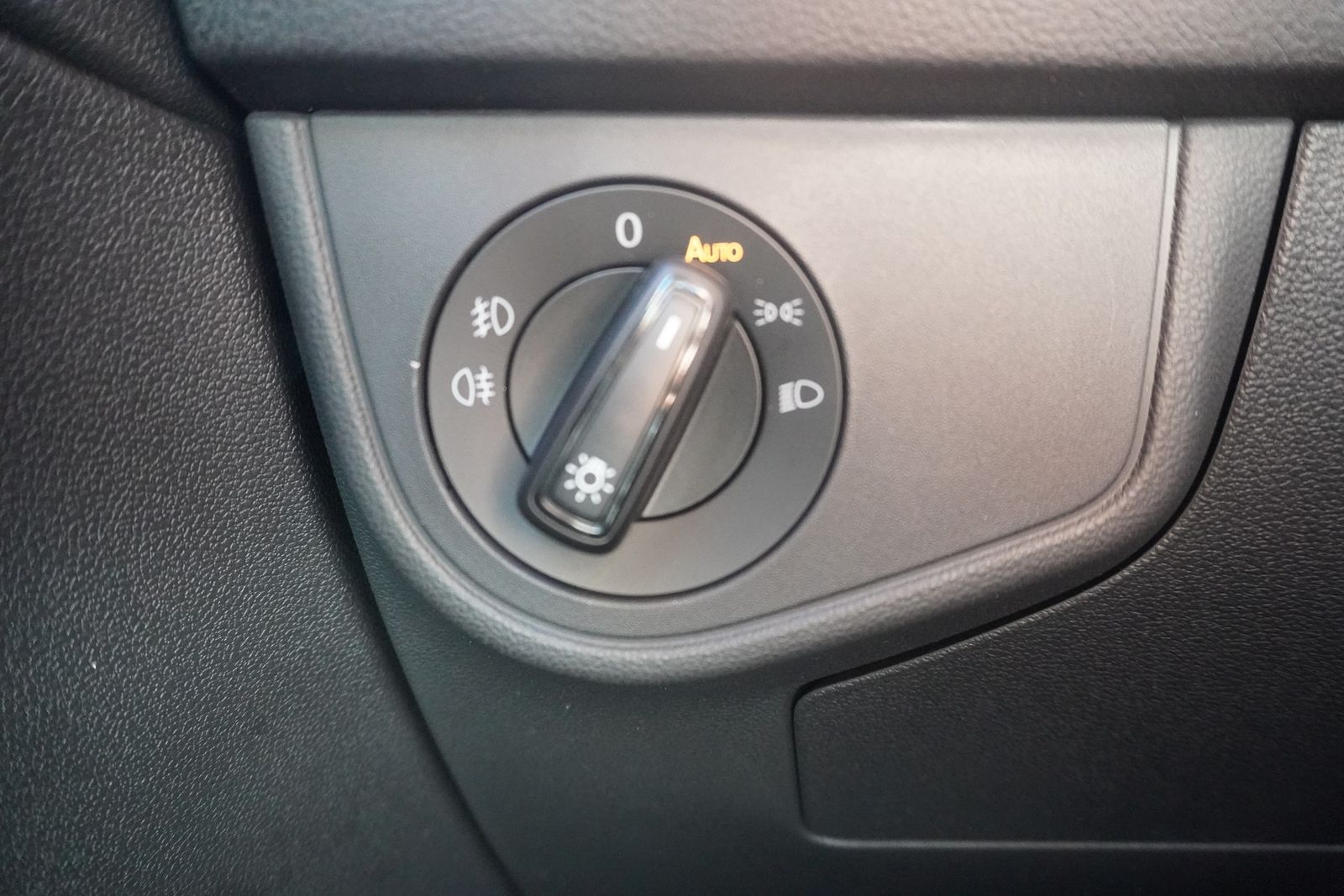 Volkswagen Taigo 1.0 TSI DSG R-Line - Samsaru's Car Outlet