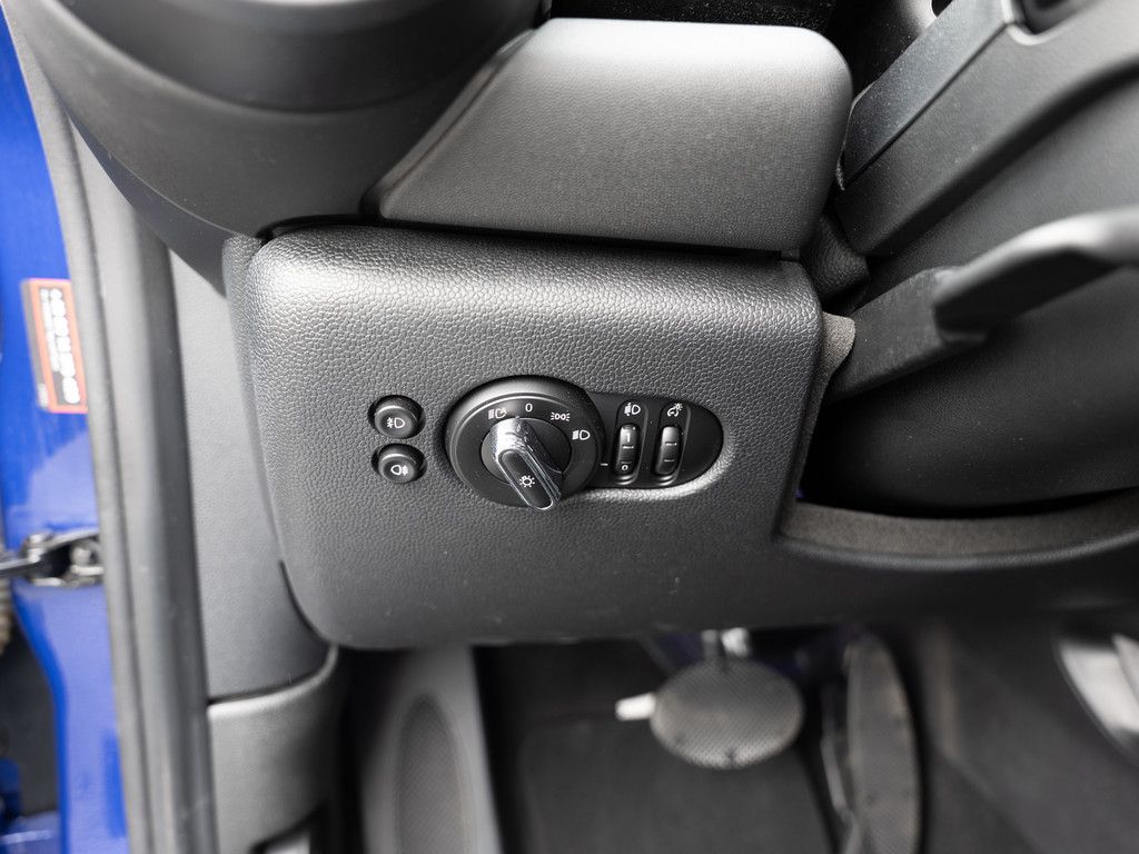 MINI Cooper Chili - Samsaru's Car Outlet