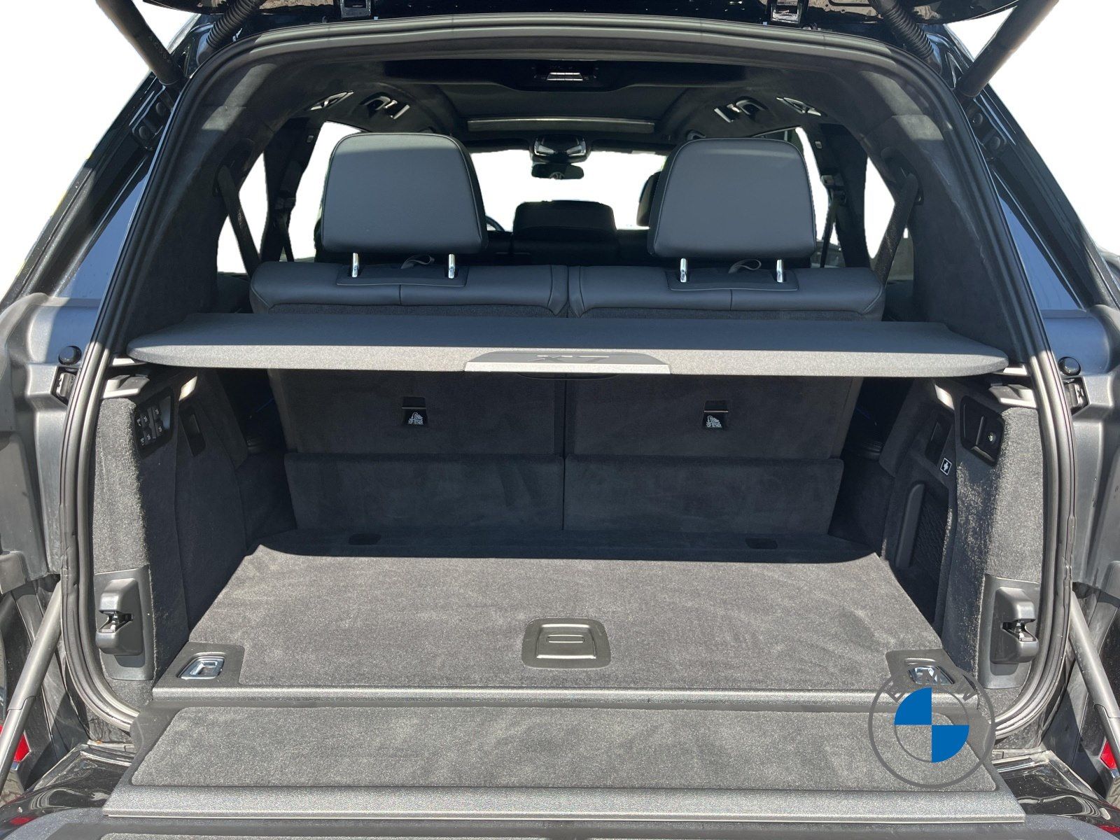 BMW X7 M60i xDrive Autobahnas Pano Sky AHK Sthzg H/K