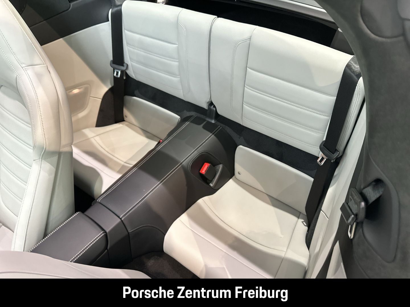Porsche 992 911 Targa 4 GTS Burmester Sportabgasanlage