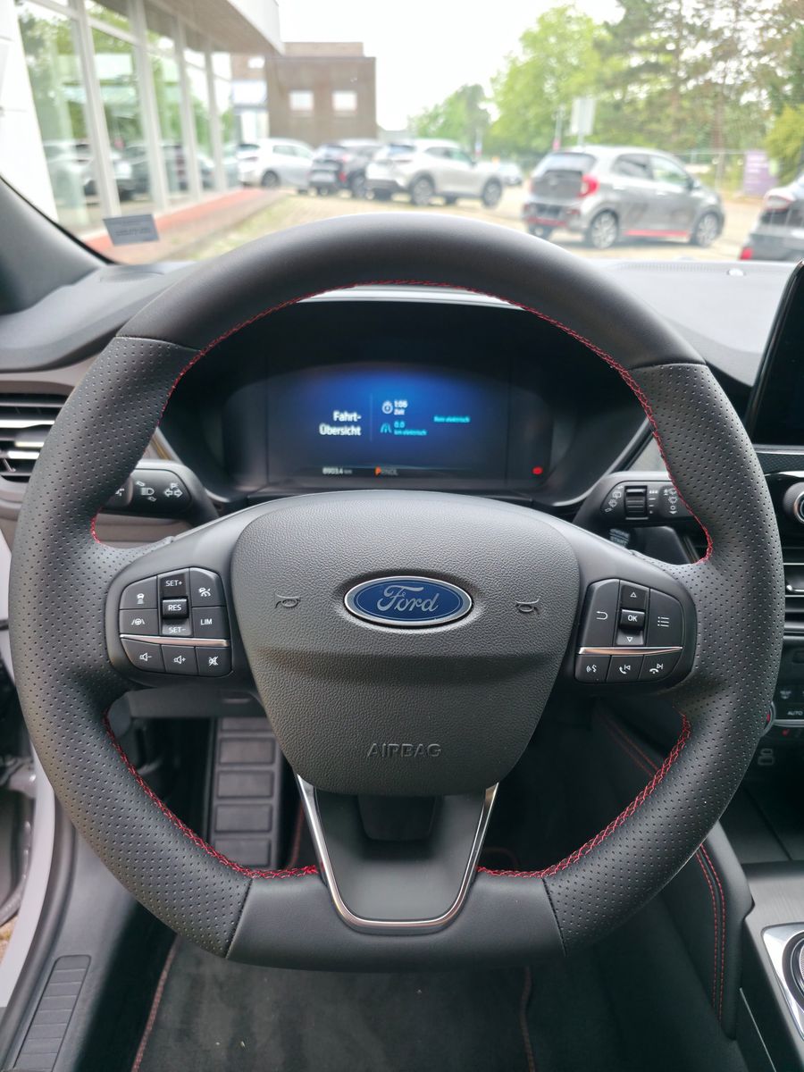 Ford Kuga Hybrid AWD - Samsaru's Car Outlet