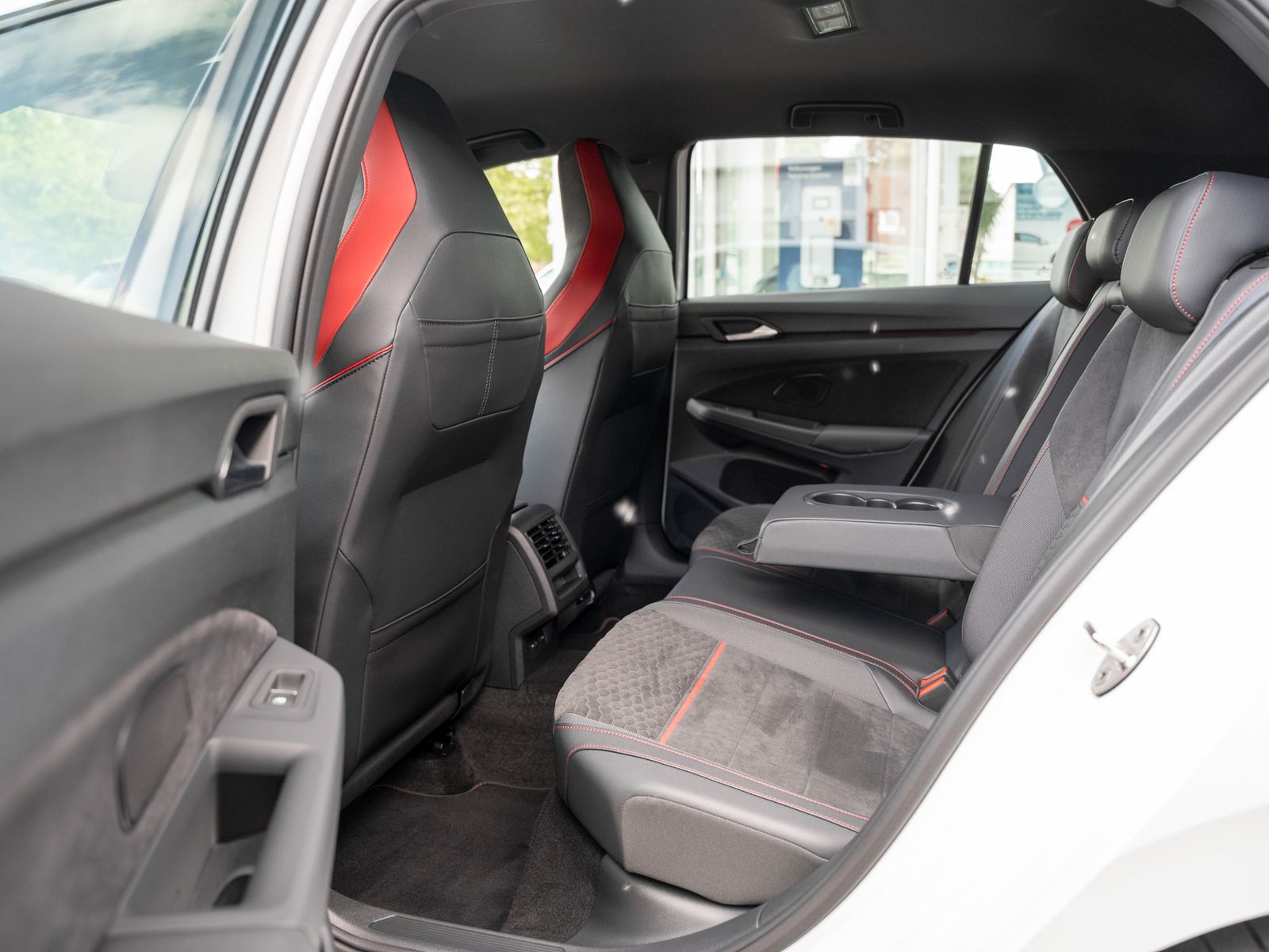 Volkswagen Golf GTI Clubsport 2.0 TSI DSG - Samsaru's Car Outlet