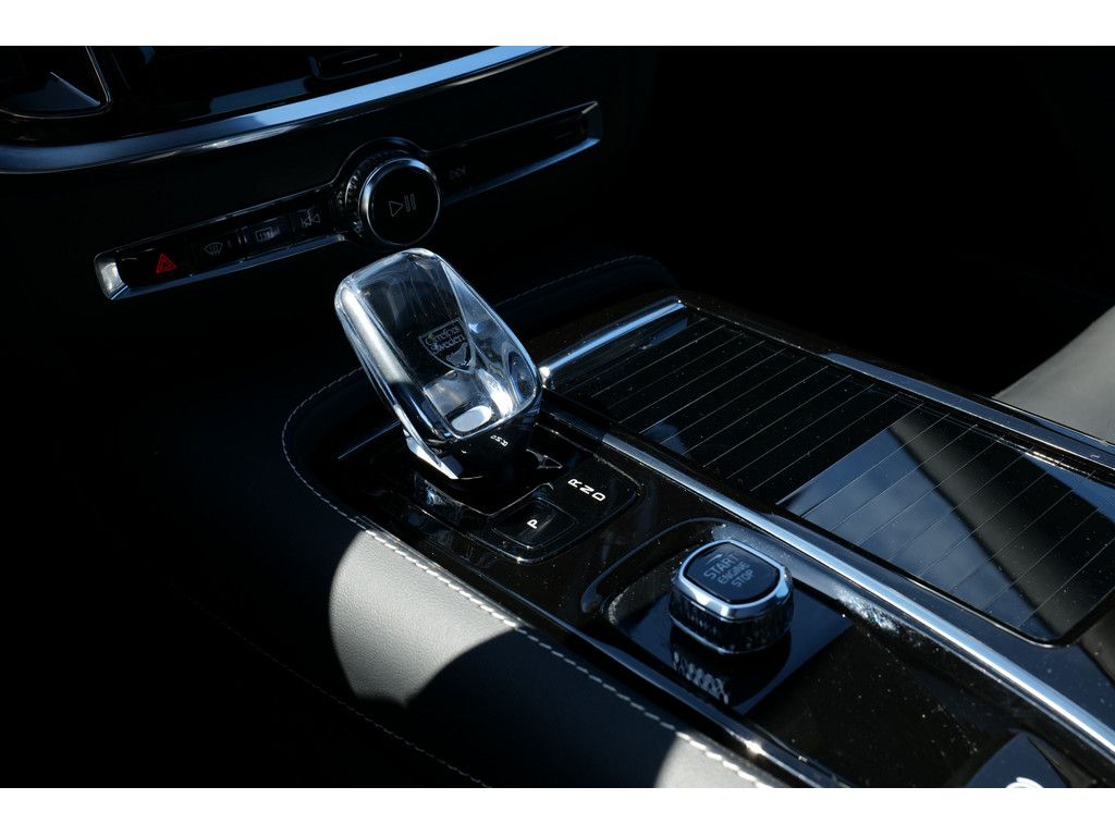Volvo S60 Lim. T8 Ultimate Dark Recharge Plug-In Hybri