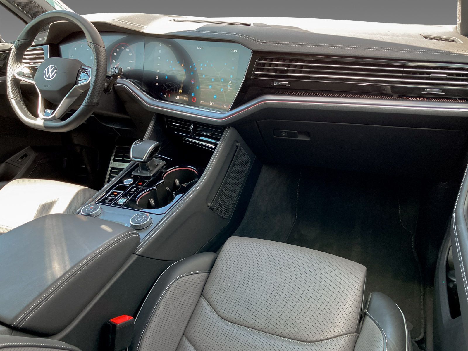 Volkswagen Touareg R-Line 3.0 V6 TDI - Samsaru's Car Outlet