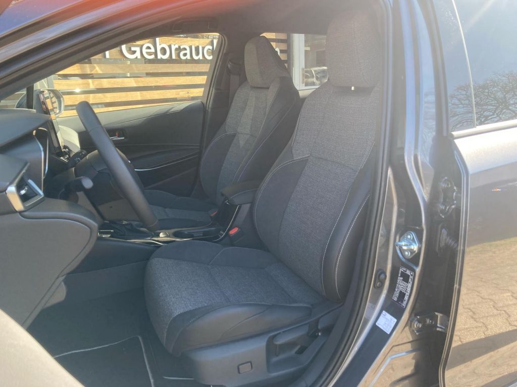 Toyota Corolla 1.8 Hybrid Touring Sports Teamplayer