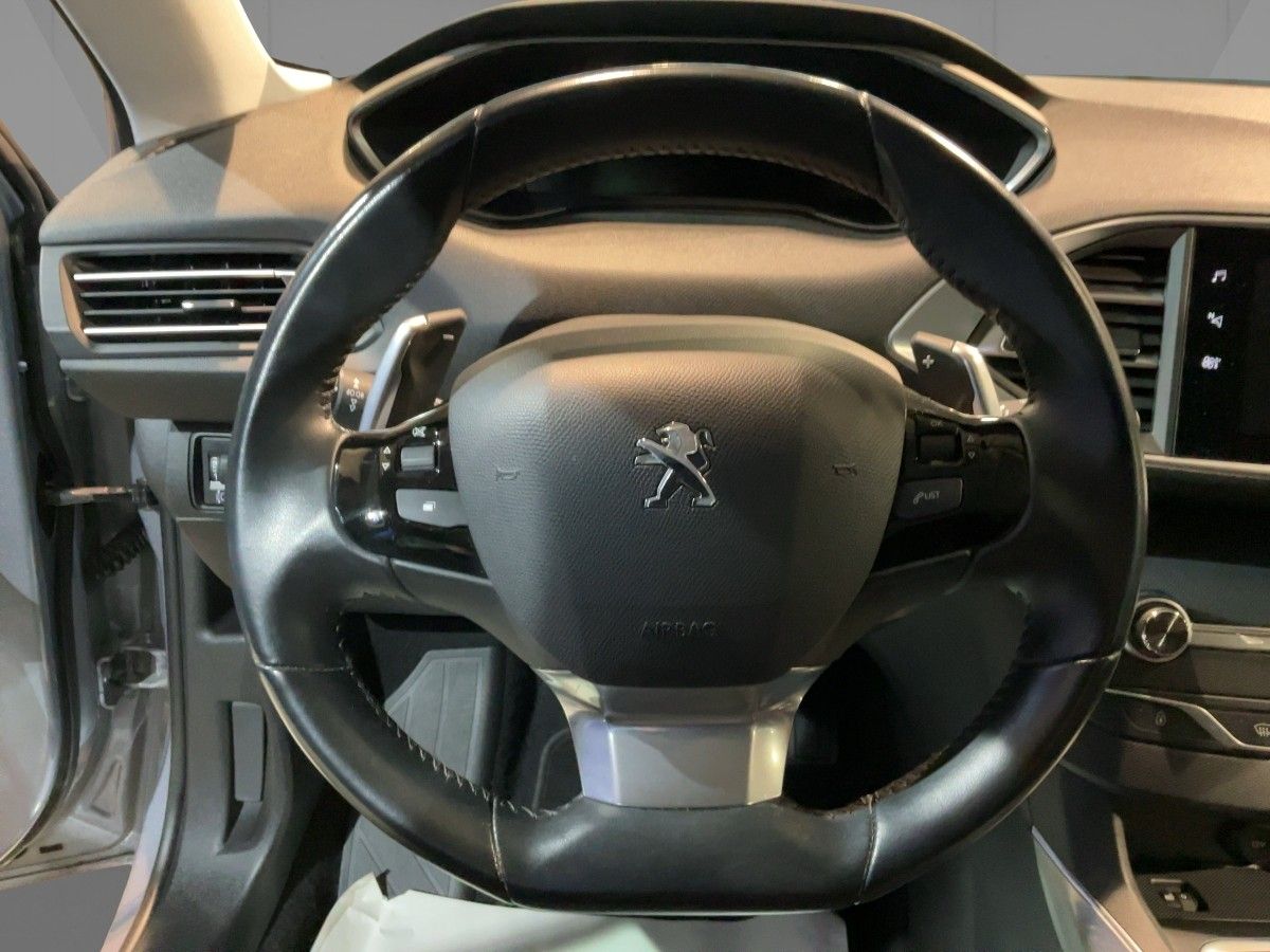 Peugeot 308 - Samsaru's Car Outlet