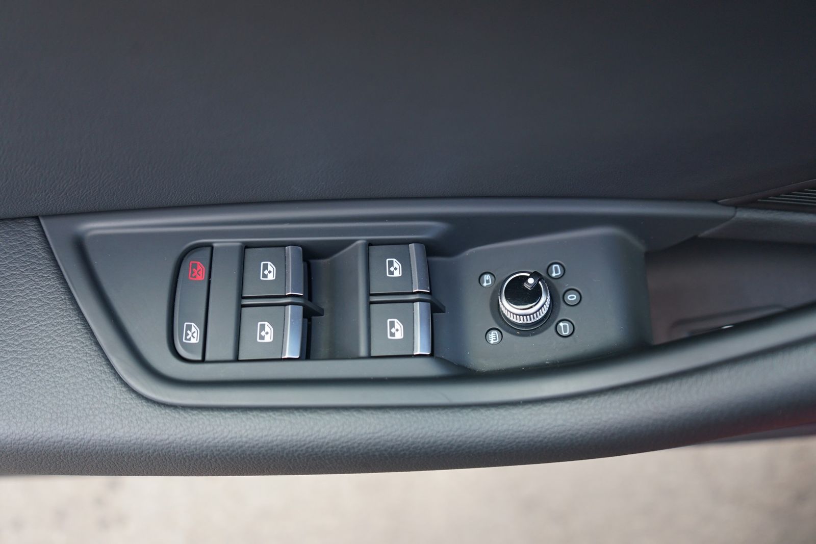Audi A4 Avant 40 TFSI S line - Samsaru's Car Outlet