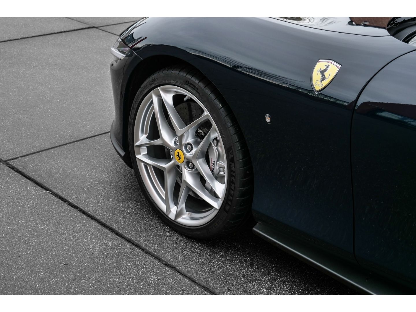 Ferrari Roma Spider - Samsaru's Car Outlet