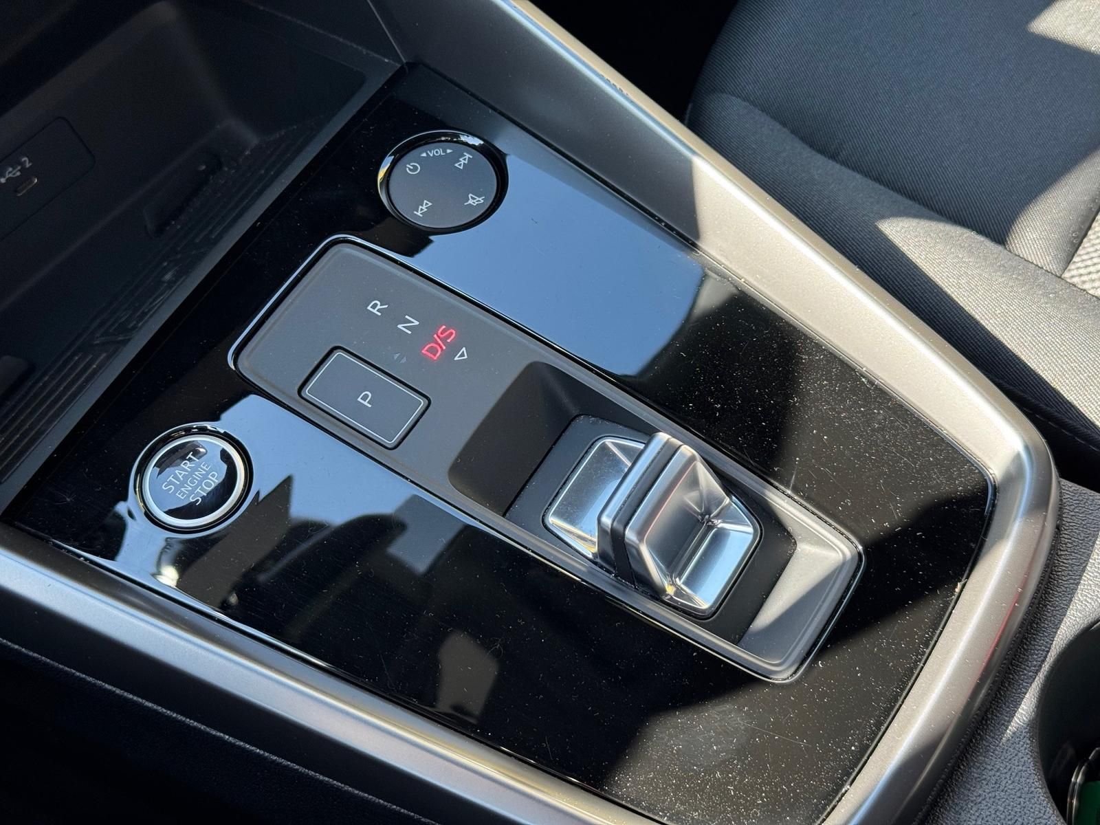 Audi A3 35 TFSI S line LED/Navi/SHZ/PDC/Allwetter