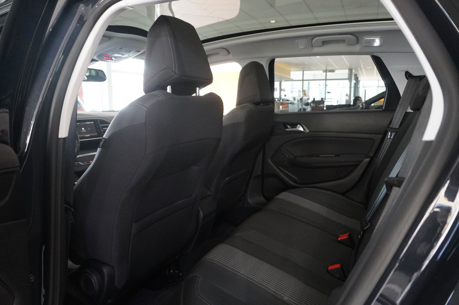 Peugeot 308 SW 1.5D ALLURE - Samsaru's Car Outlet