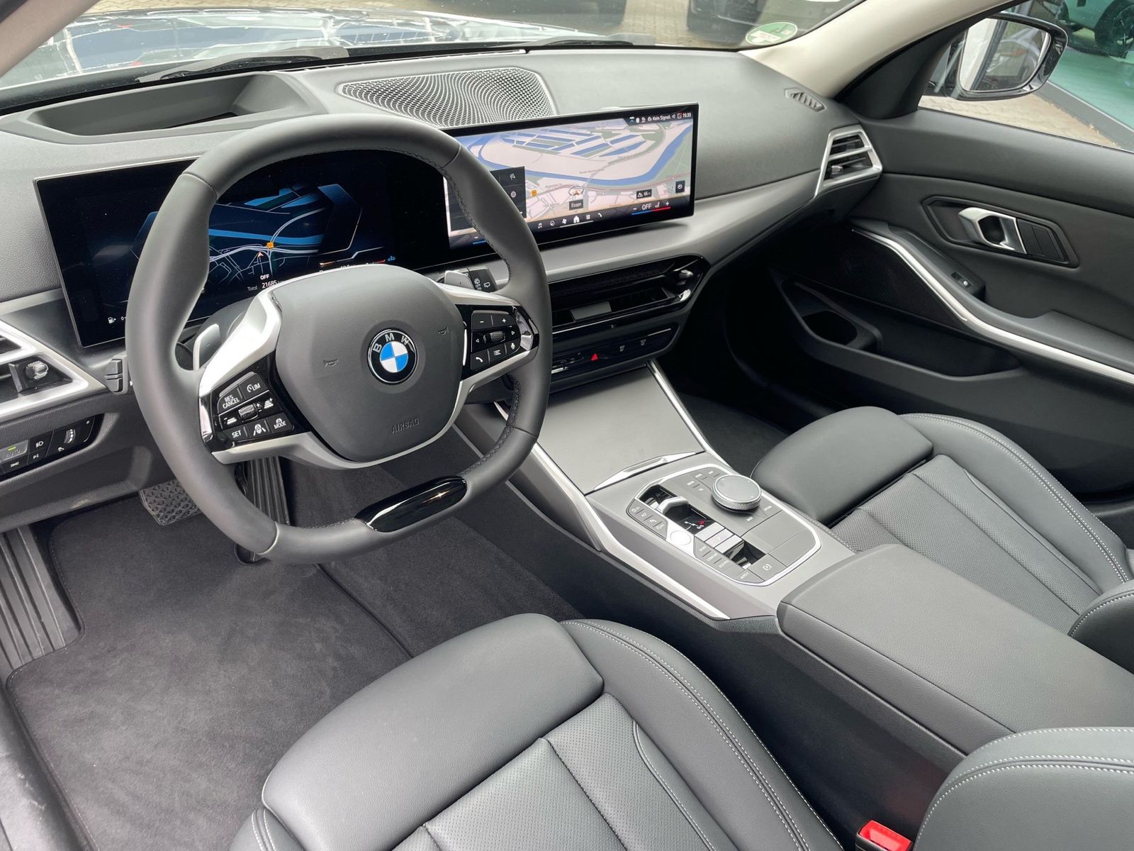 BMW 318i Touring || AHK ACC 360° Keyless eSitze LED