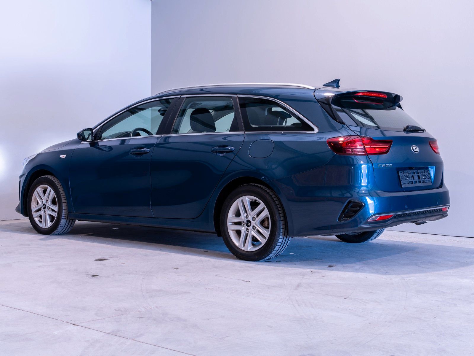 Kia Ceed Vision - Samsaru's Car Outlet