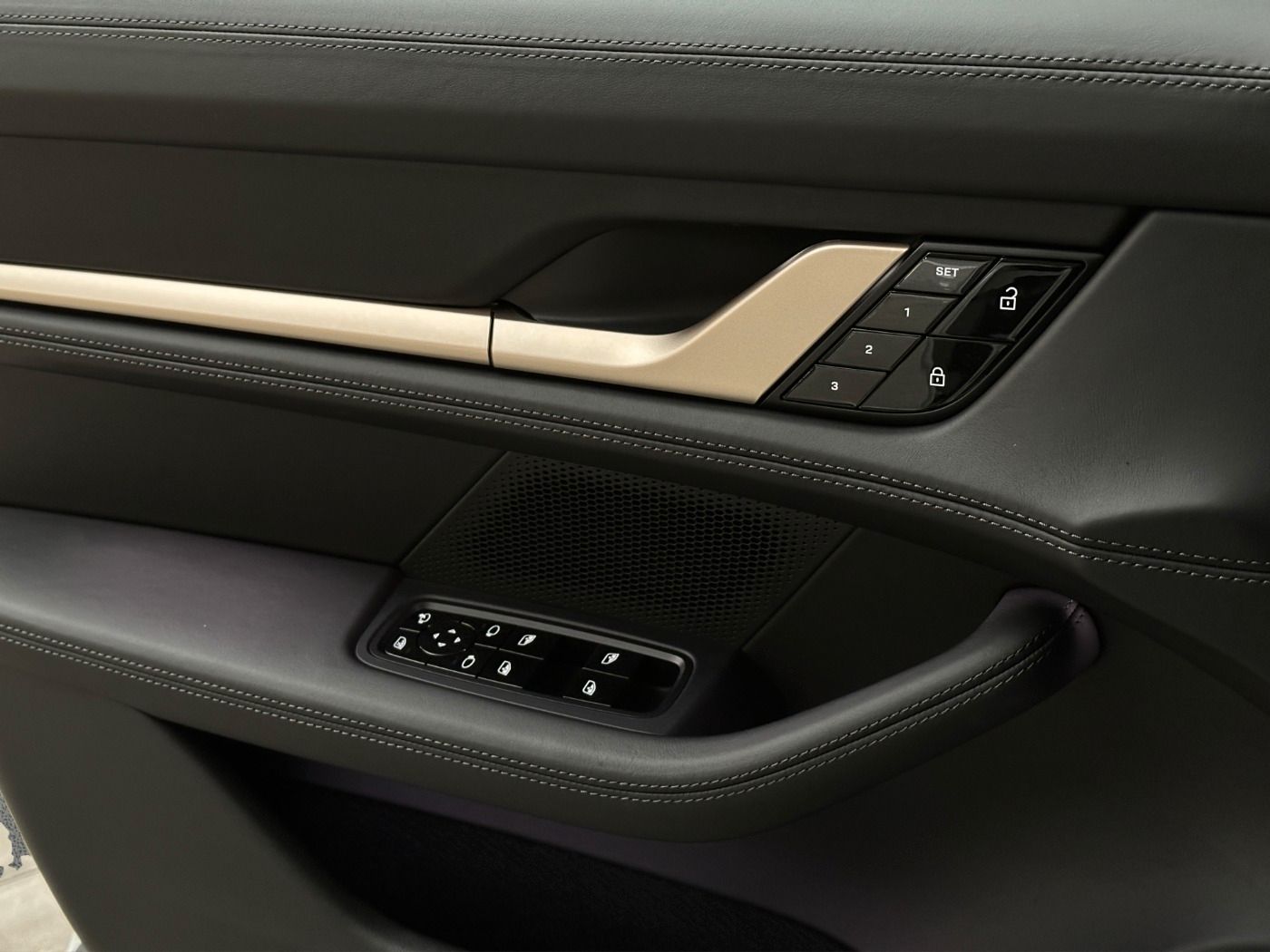 Porsche Taycan 4S BOSE SHZ V+H BOSE