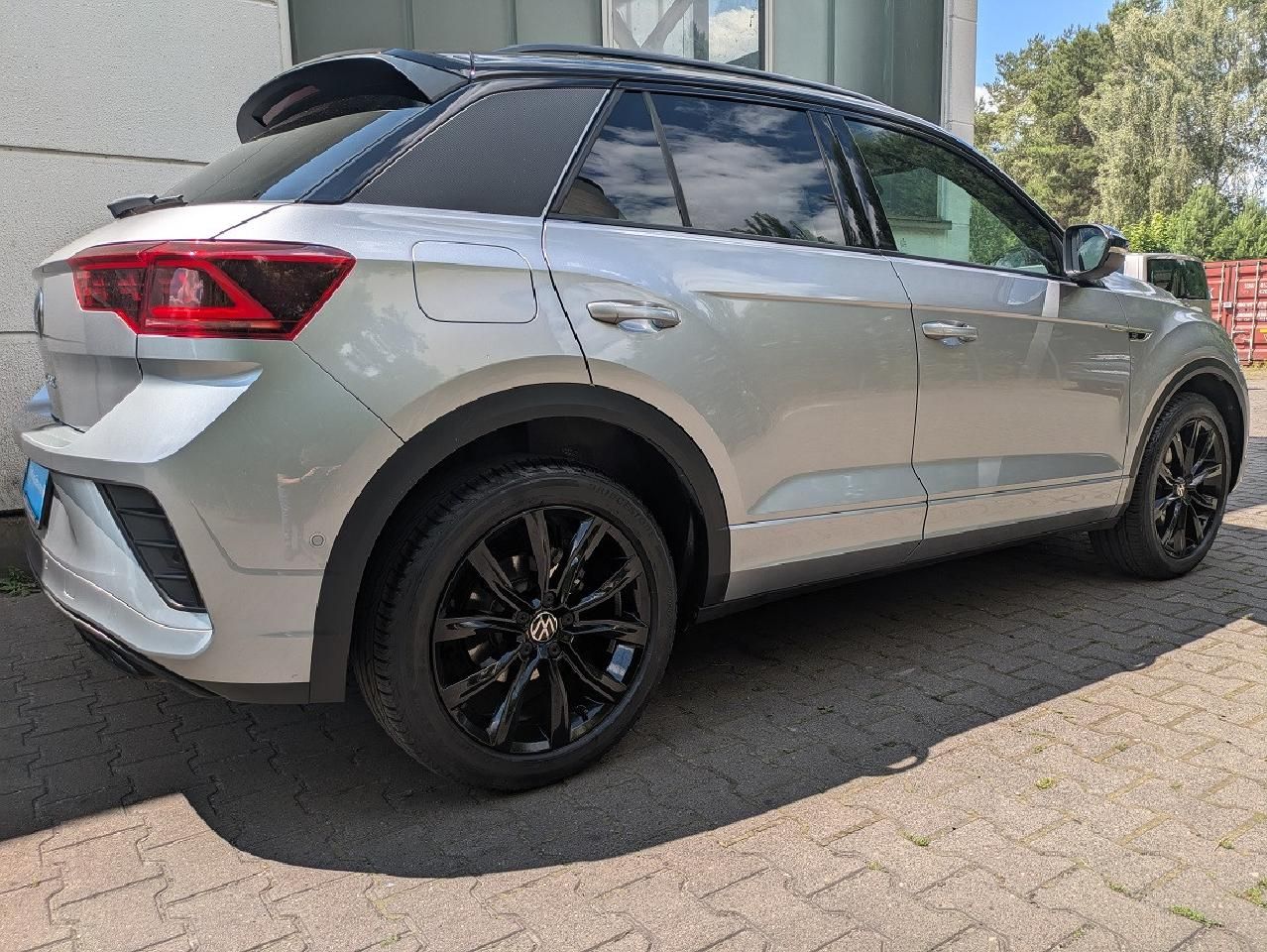 Volkswagen T-Roc 1.5 TSI R-Line DSG - Samsaru's Car Outlet