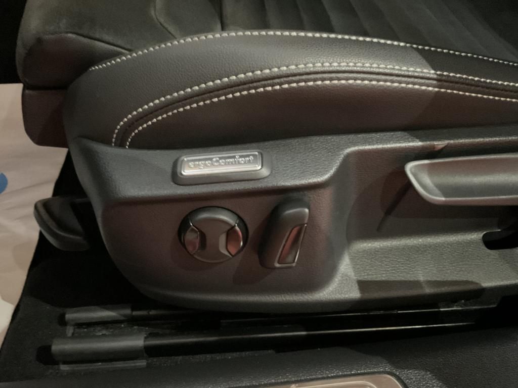 Volkswagen Passat Variant 1.5 TSI DSG Elegance - Samsaru's Car Outlet