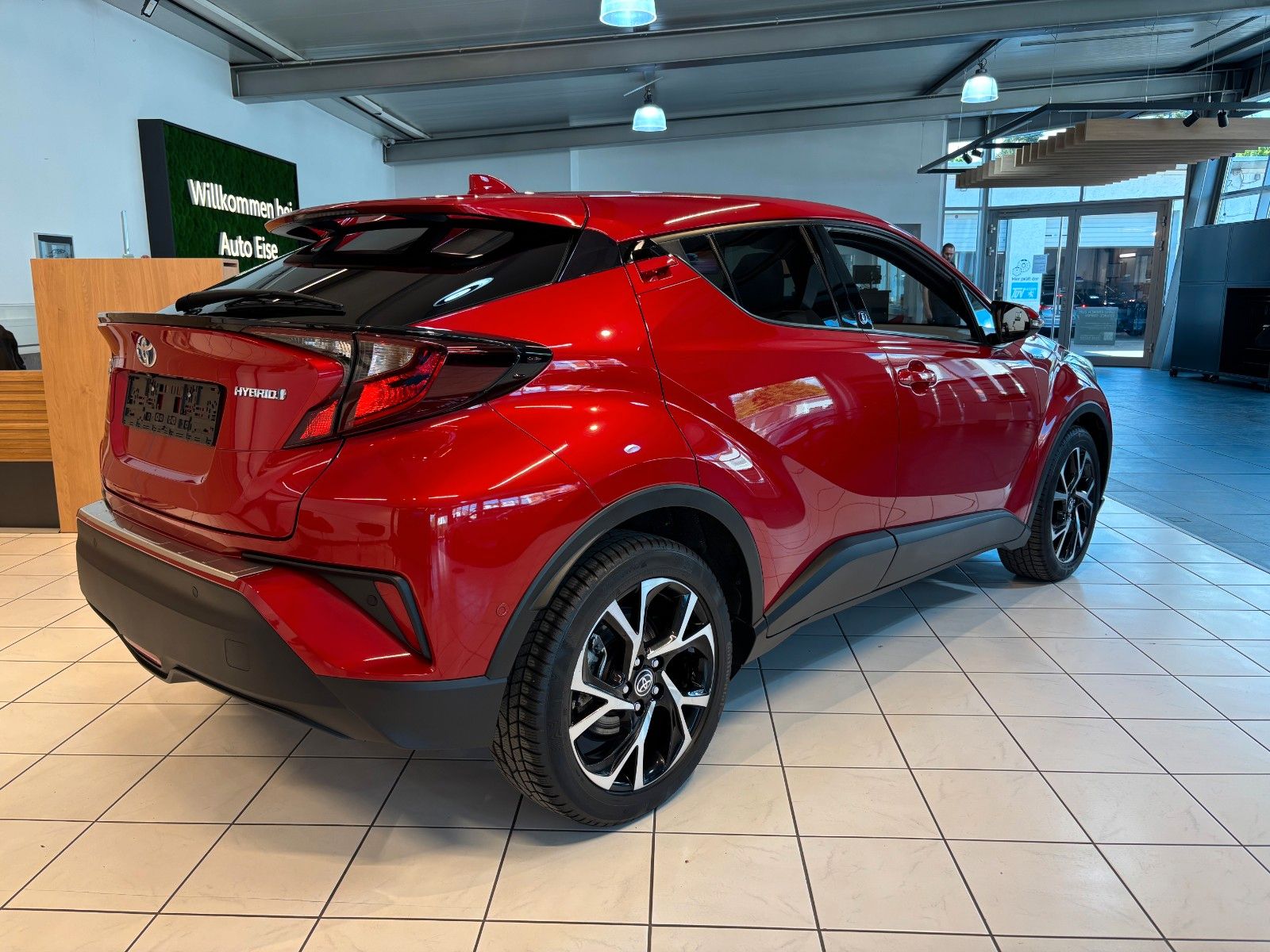 Toyota C-HR Hybrid Team D - Samsaru's Car Outlet