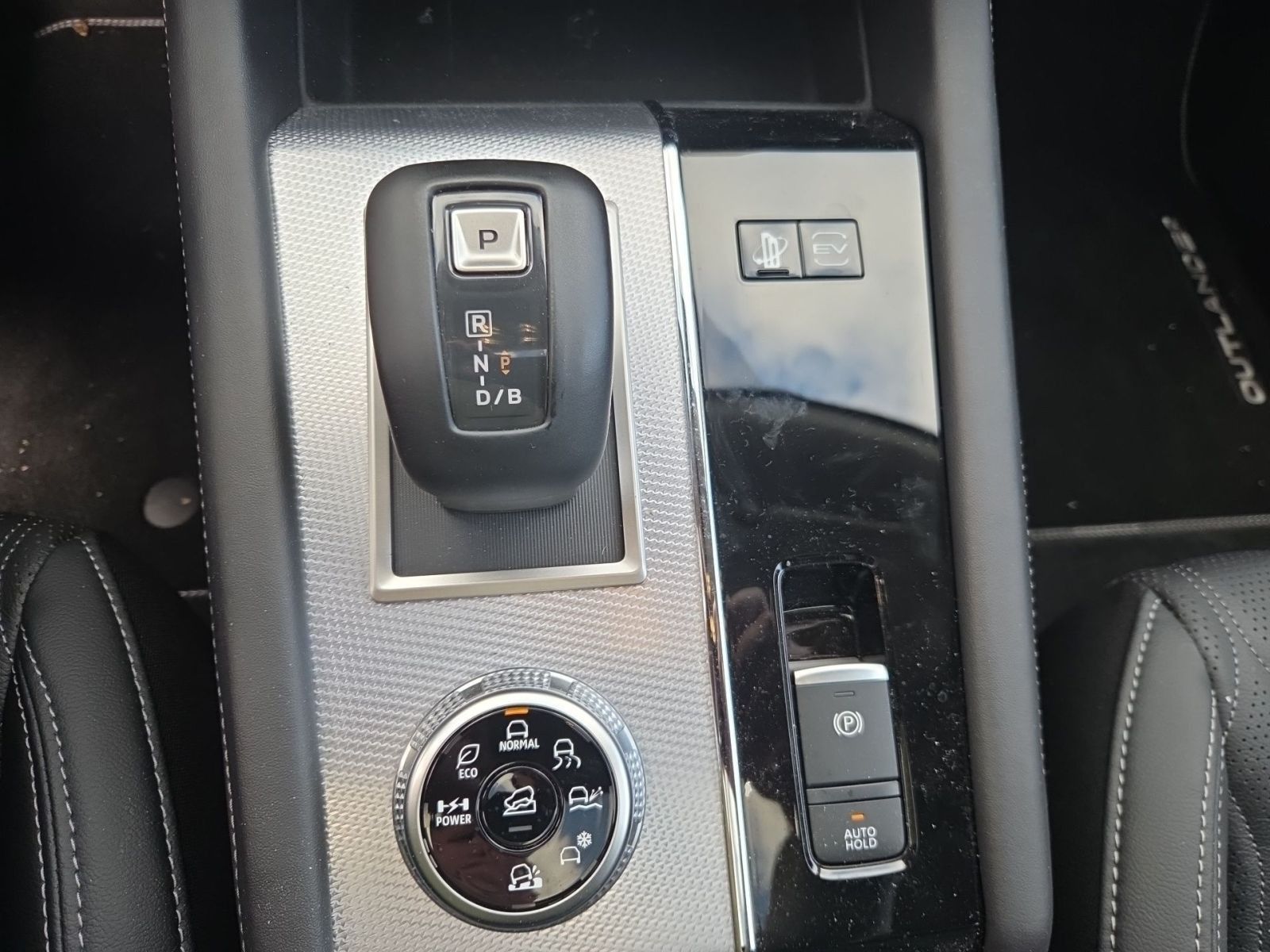 Mitsubishi Outlander 2.4 PHEV  " TOP " AHK "
