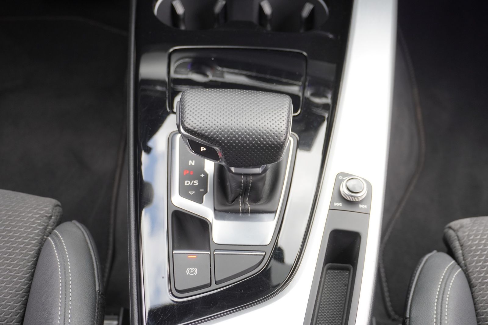 Audi A4 Avant 40 TDI S-Tronic S-Line - Samsaru's Car Outlet