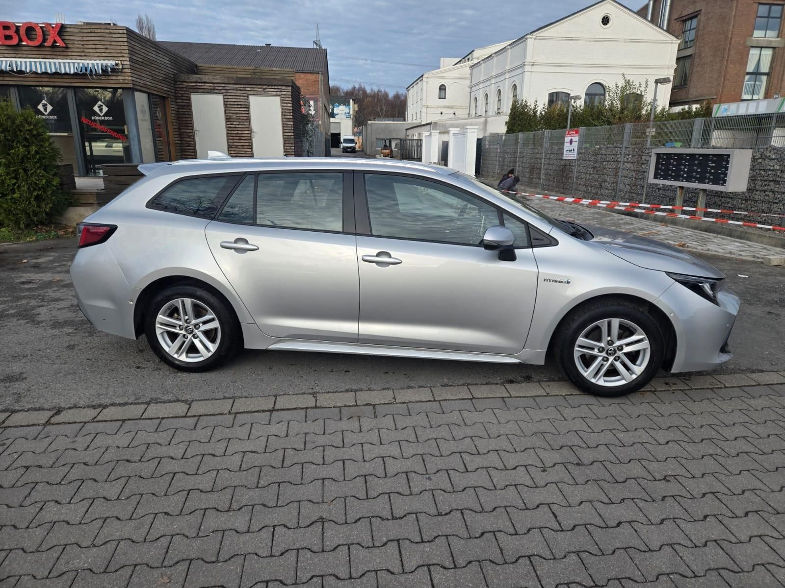 Toyota Corolla 1.8 Hydrid 1.Hand/Kamera/SHZ/NAVI/PDC...