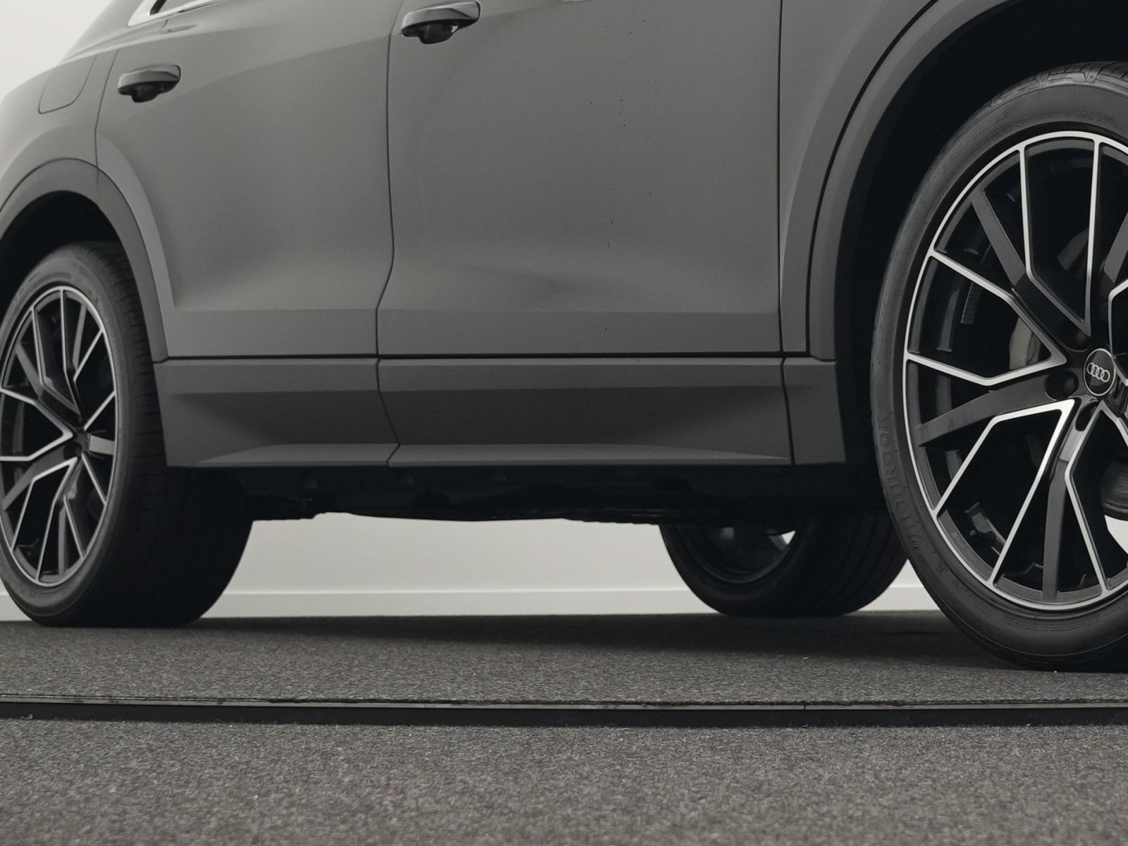 Audi Q8 55 TFSI quattro tiptronic 2x S line