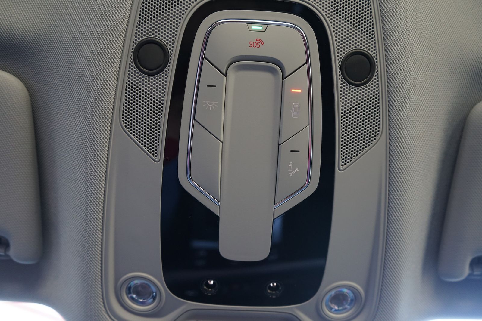 Audi Q5 40 2.0 TDI quattro - Samsaru's Car Outlet