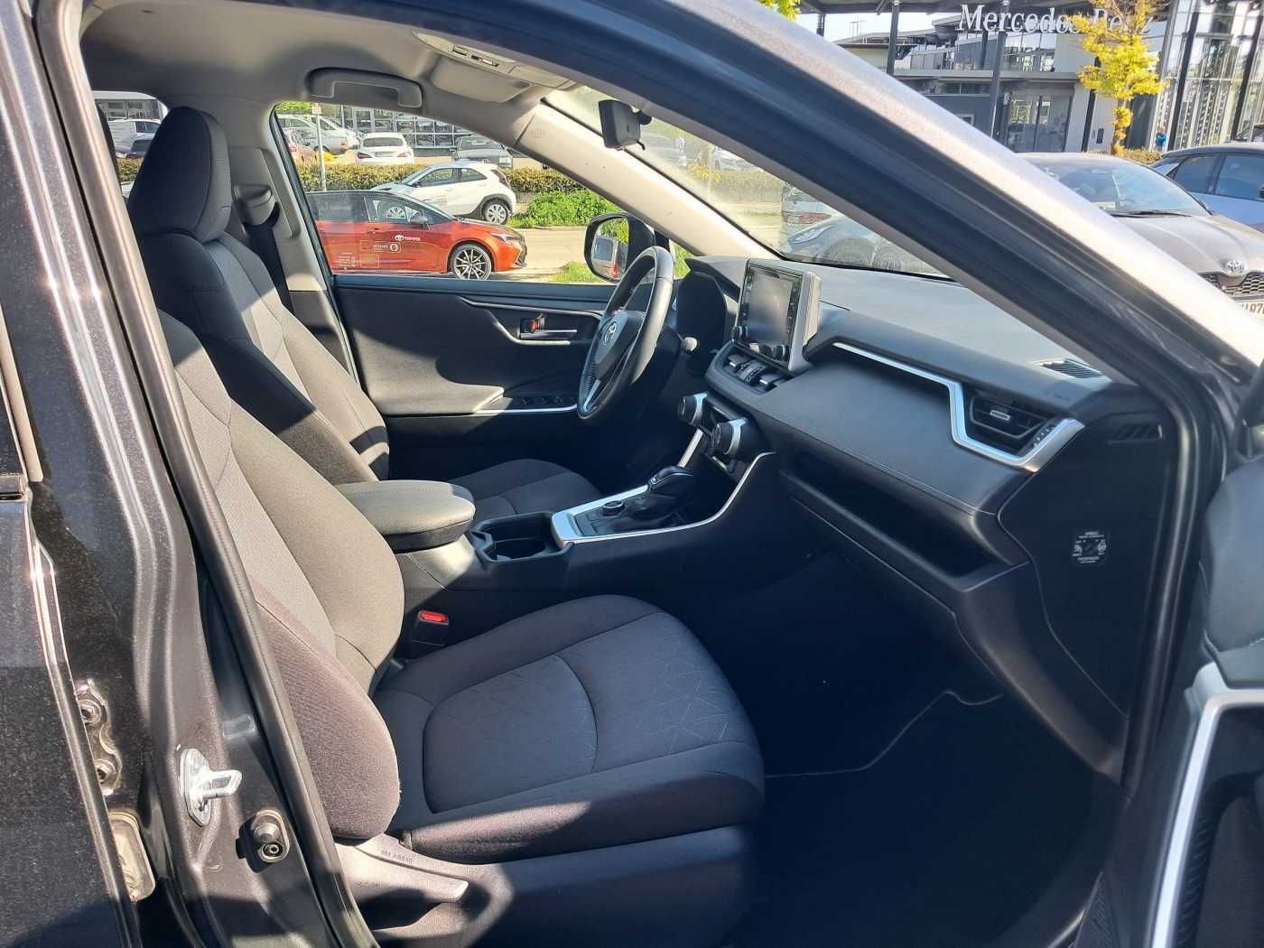 Toyota RAV4 Hybrid 4x4 - Samsaru's Car Outlet