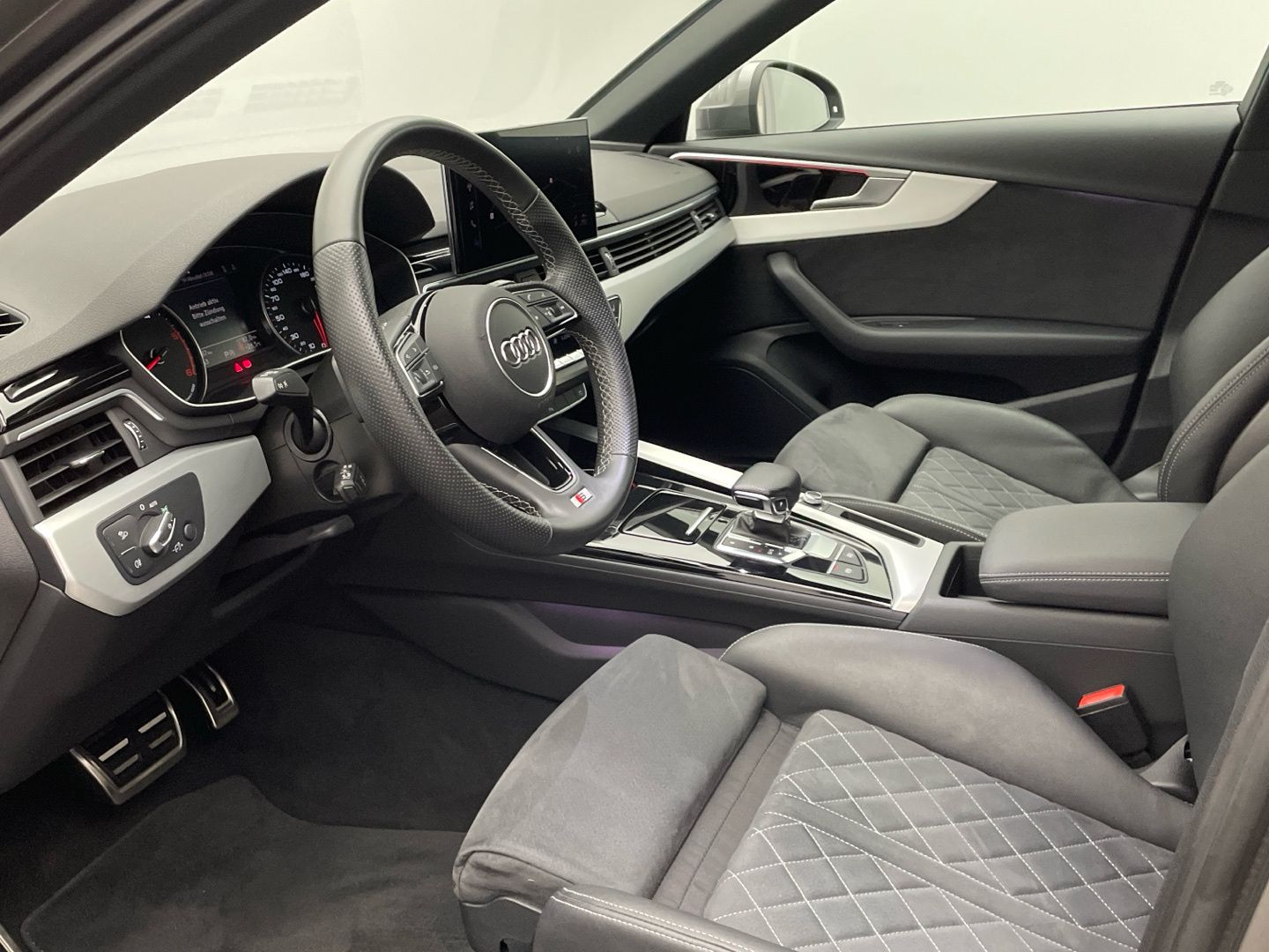 Audi A4 Avant 35 TDI S tronic - Samsaru's Car Outlet