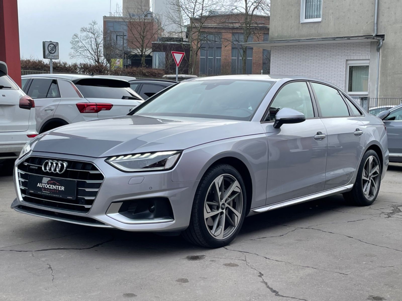Audi A4 Lim. 40 TDI quattro advanced