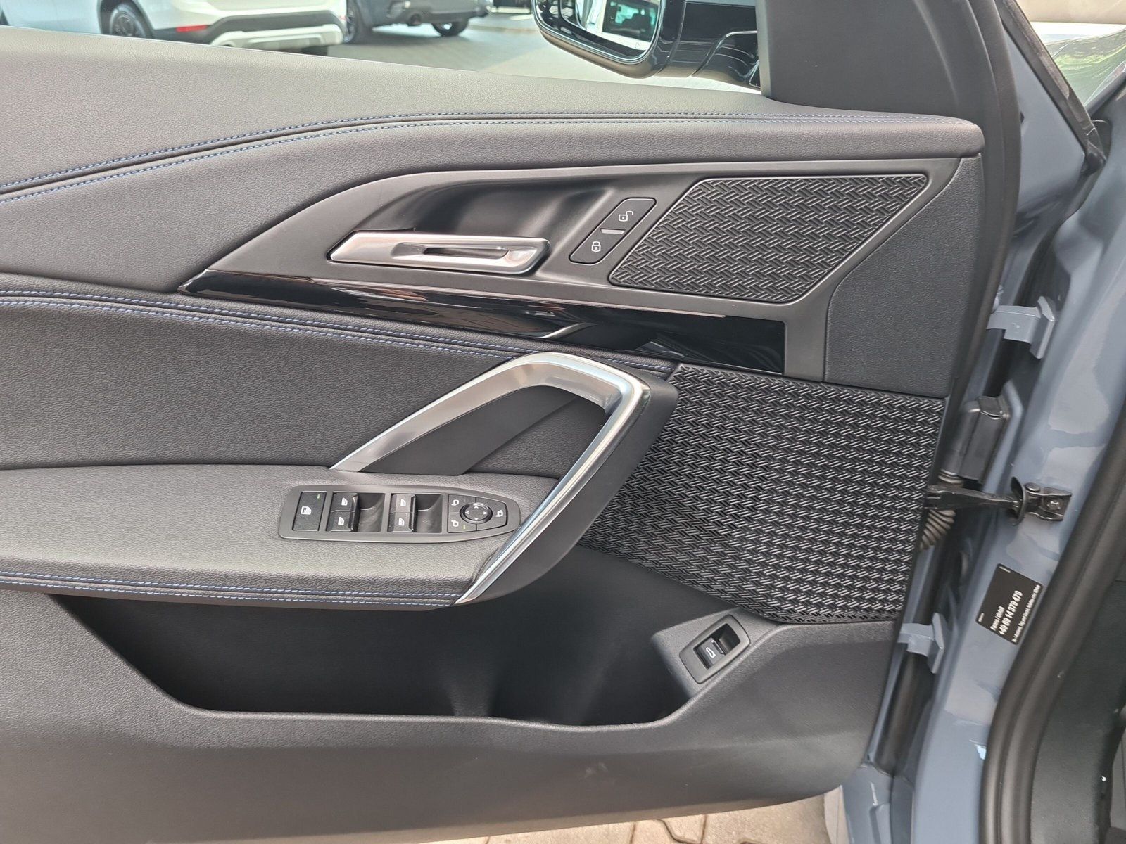 BMW X1 xDrive23i M-Sport - Samsaru's Car Outlet